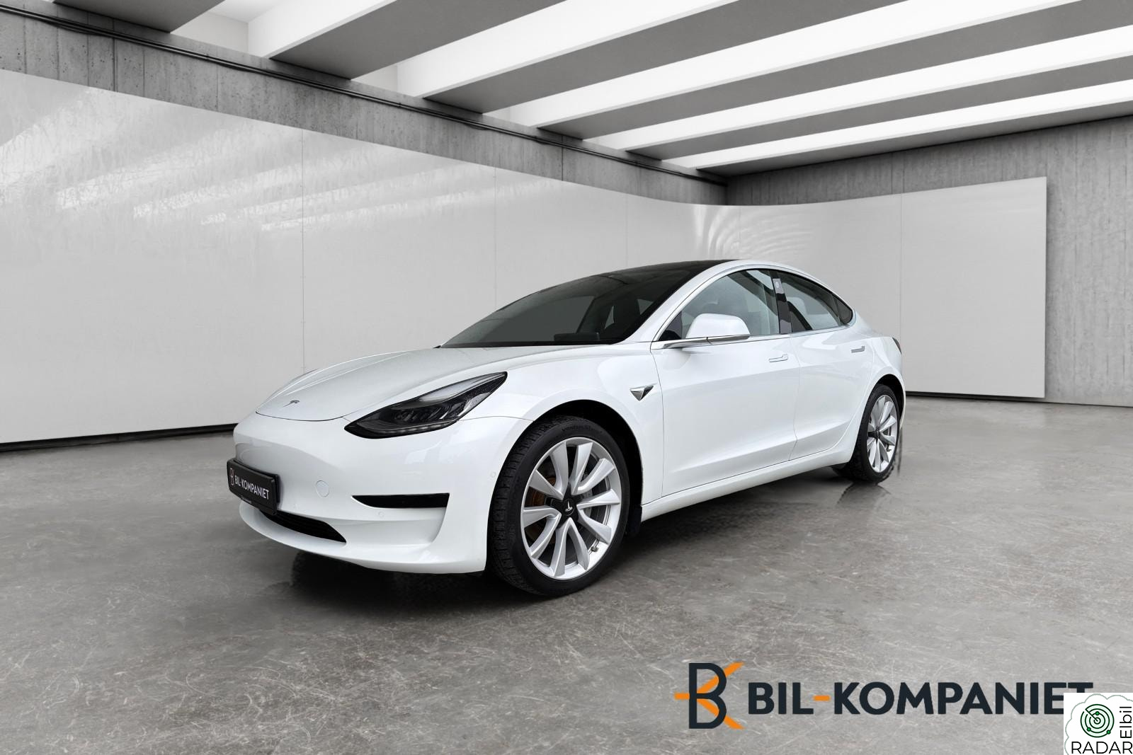 TESLA Model 3 SR+ RWD | Skinn | Panorama | 19" alu | EU 11/27