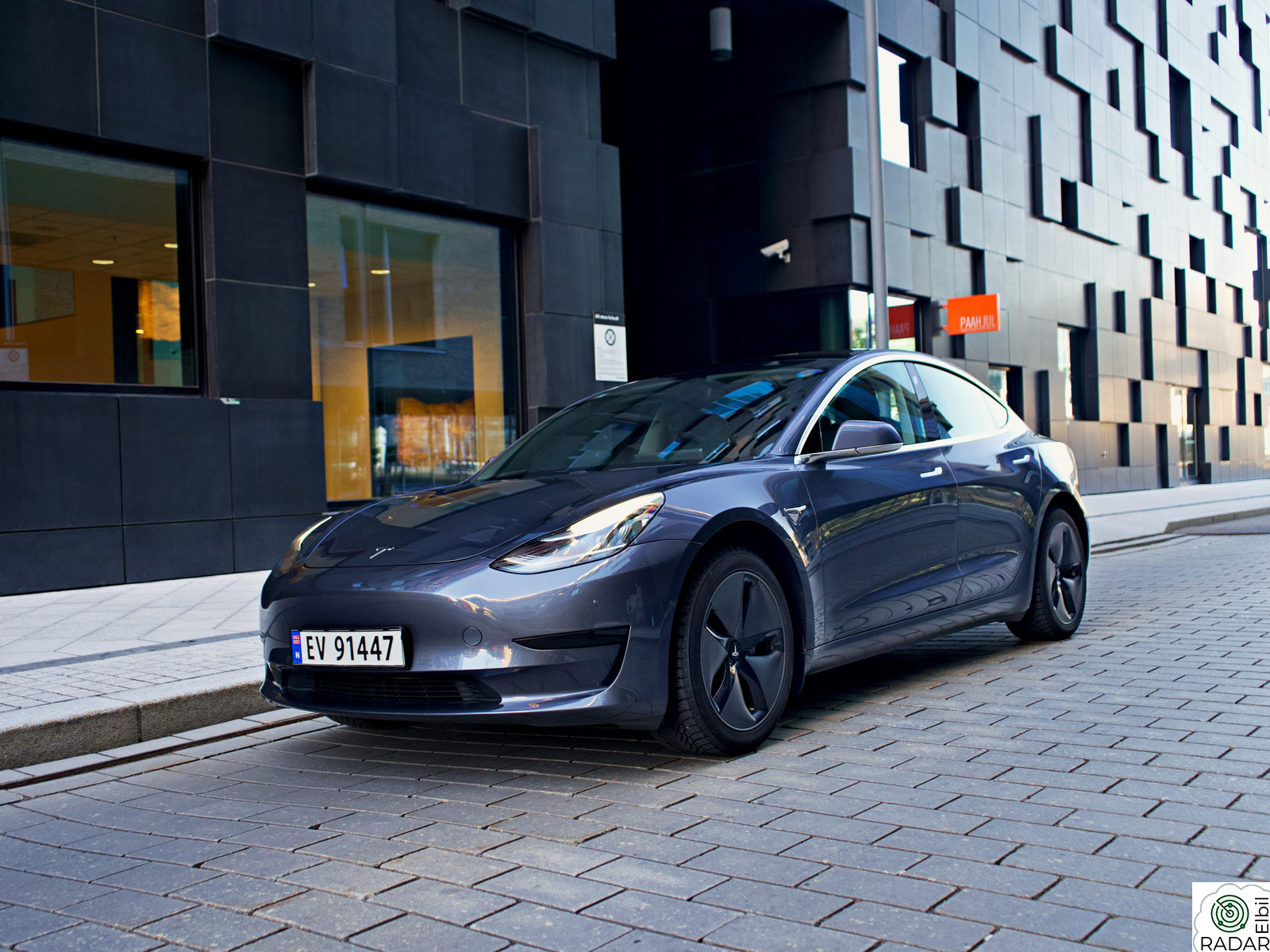 TESLA Model 3 Standard Range Plus / Autopilot / 1 eier / MCU2