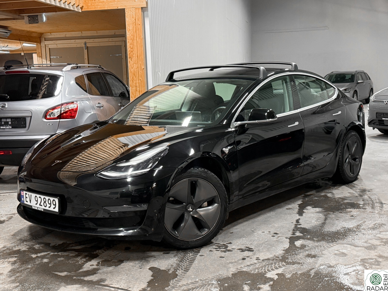 TESLA Model 3 SR+ RWD / LAV KM!! / PANO / AUTOPILOT++