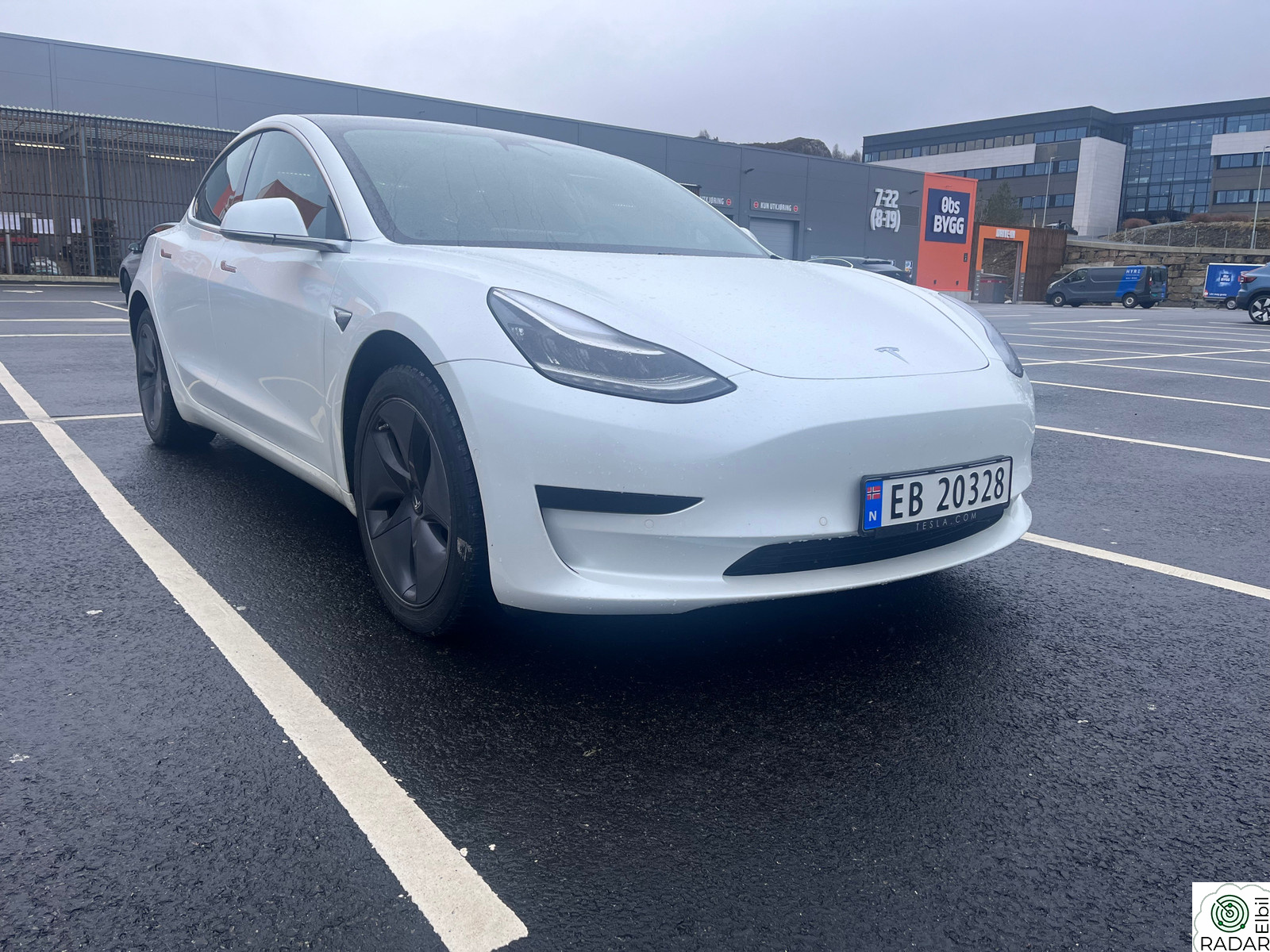 TESLA Model 3 Standard Range+/Nye v.dekk/Krok/Utmerket tilstand!