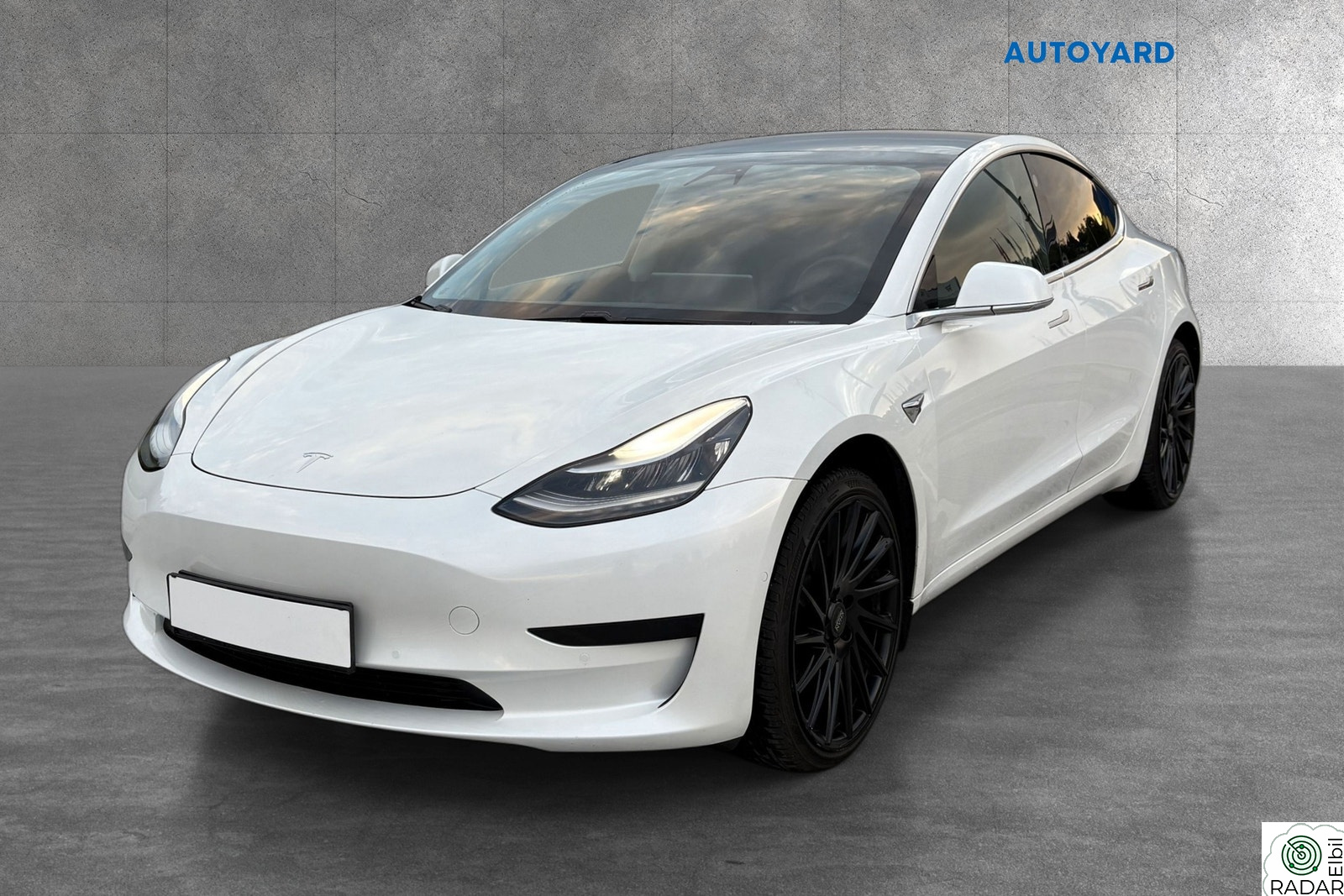 TESLA Model 3 SR Plus |Enhanced Autopilot|Premium HiFi|20´Sommer|Pano