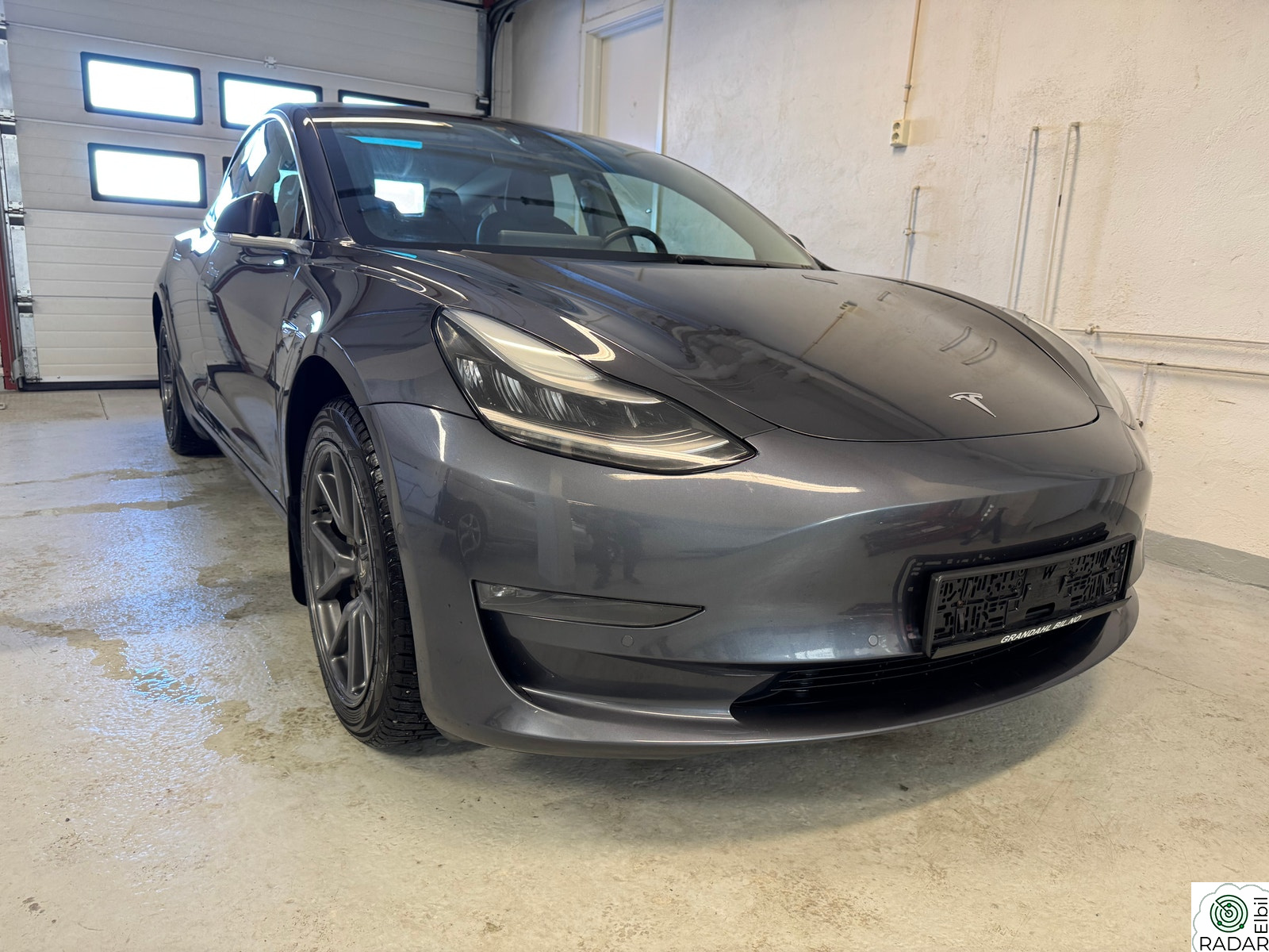 TESLA Model 3 Standard Range Plus RWD