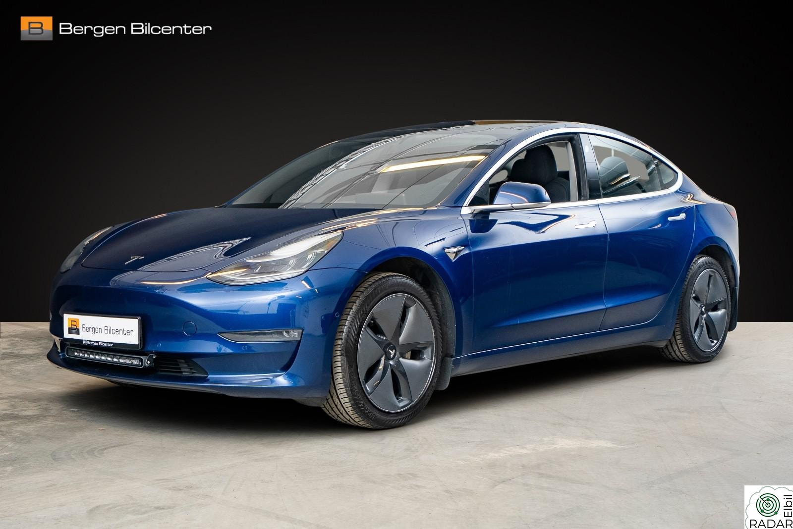TESLA Model 3 SR Skinn Ryggekamera Hengefeste Finans fra 2.279kr
