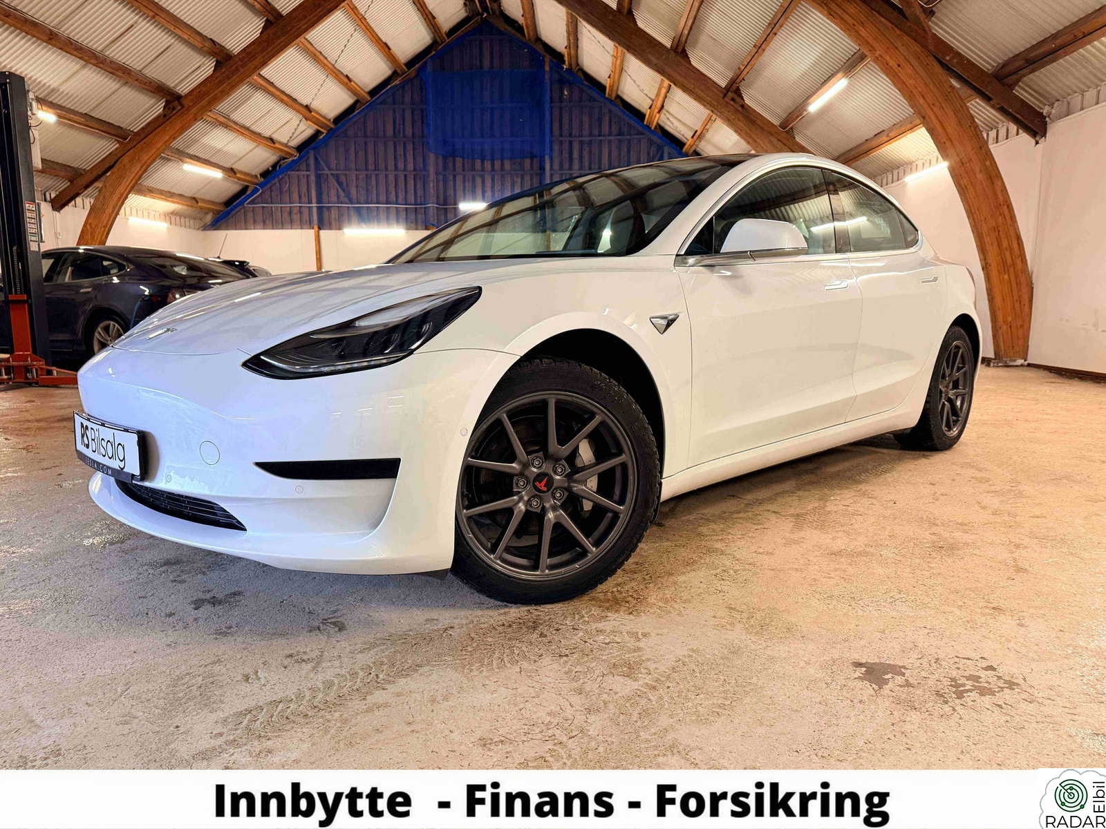TESLA Model 3 RWD - LAV KM - EU ok 01.juli 2027 - VELHOLDT