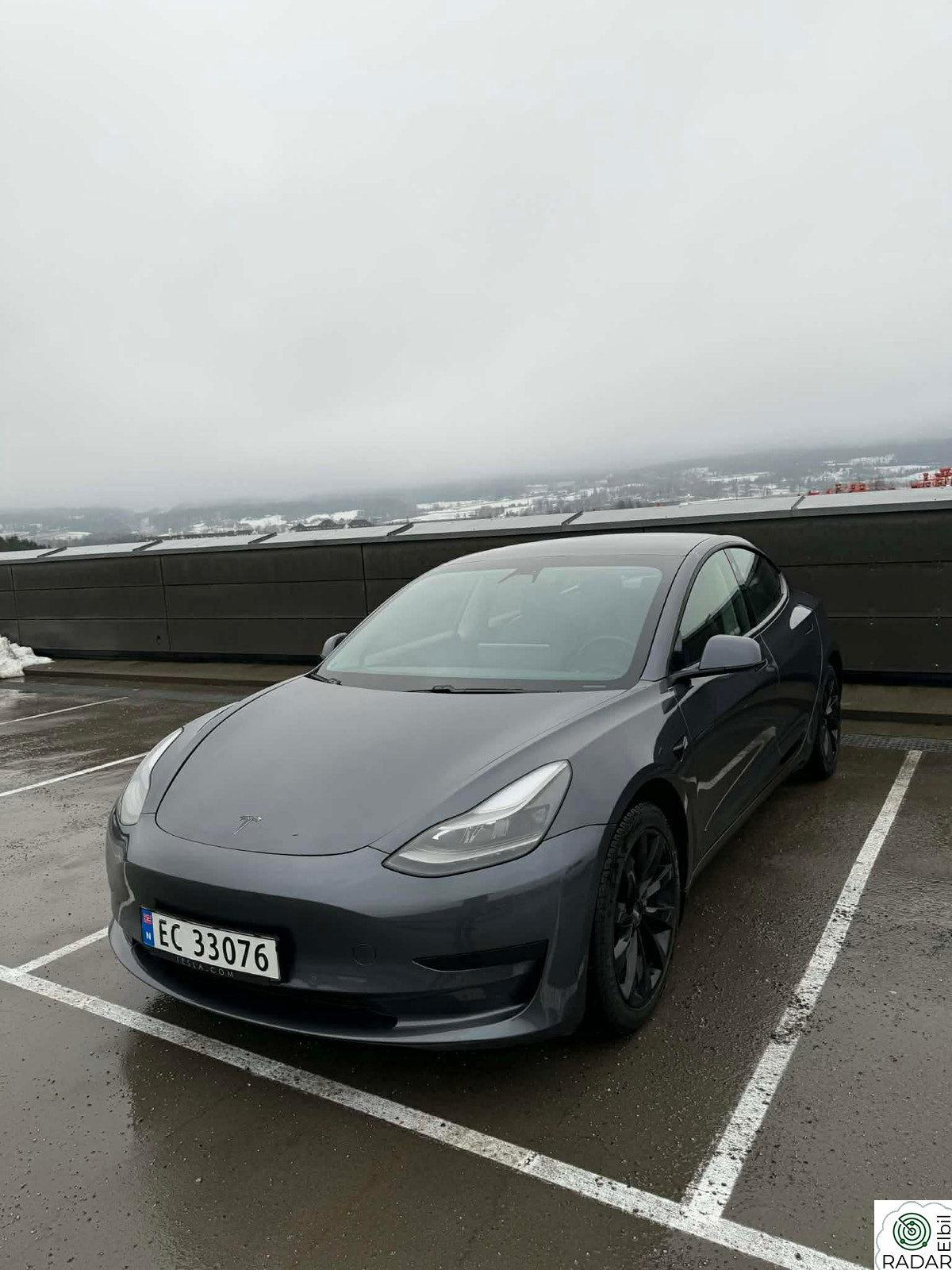 TESLA Model 3 SR+ RWD / krok / takstativ / varmepumpe
