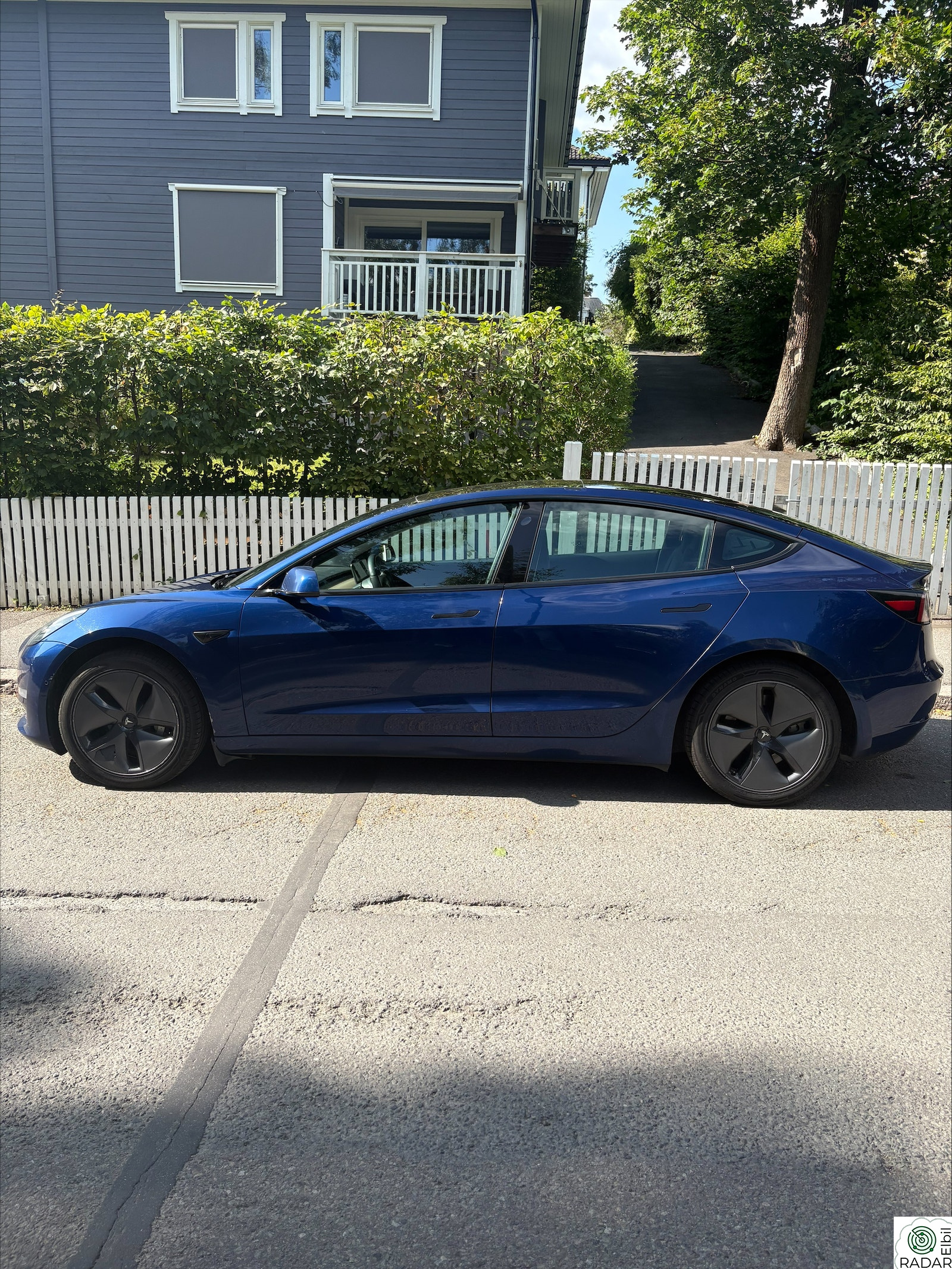 TESLA Model 3 Standard Range RWD