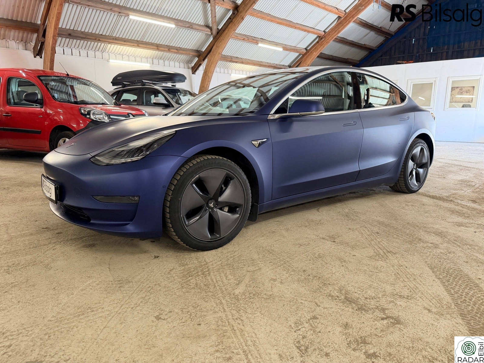 TESLA Model 3 NYLIG HELFOLIERT MATT BLÅ og UNIKT KUL BIL
