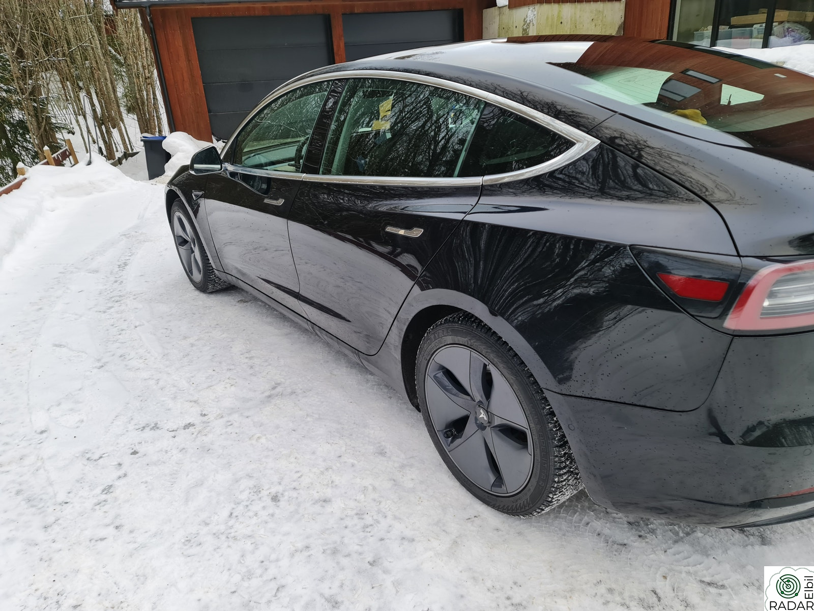 TESLA Model 3 Standard Range RWD