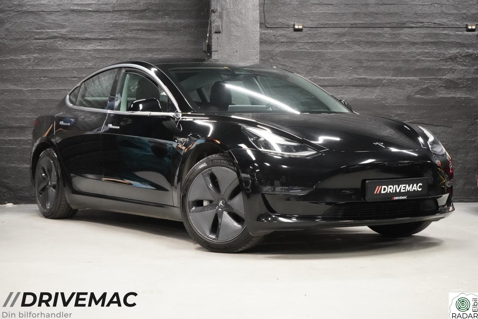 TESLA Model 3 Standard Range Plus/Autopilot/Navi/R.kam/Pano/H.Feste++