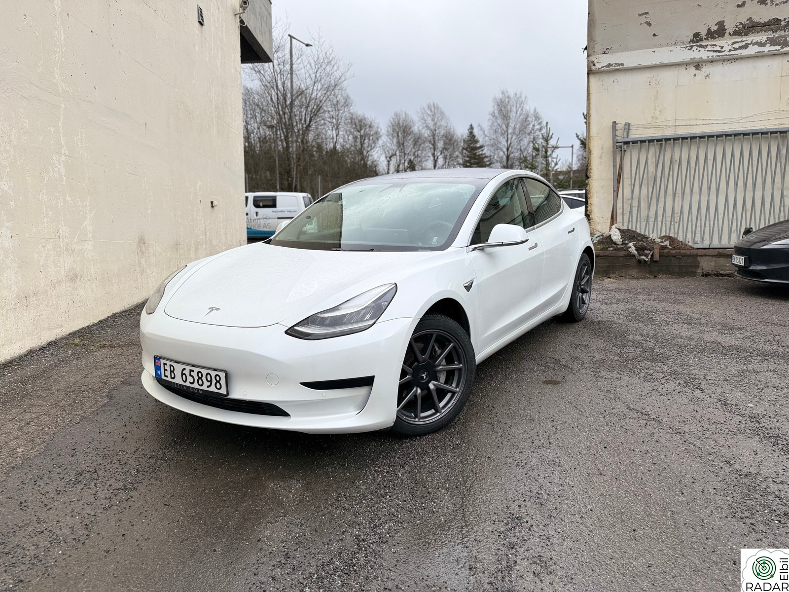 TESLA Model 3 SR+ Panorama Ryggekamera Krok S+V