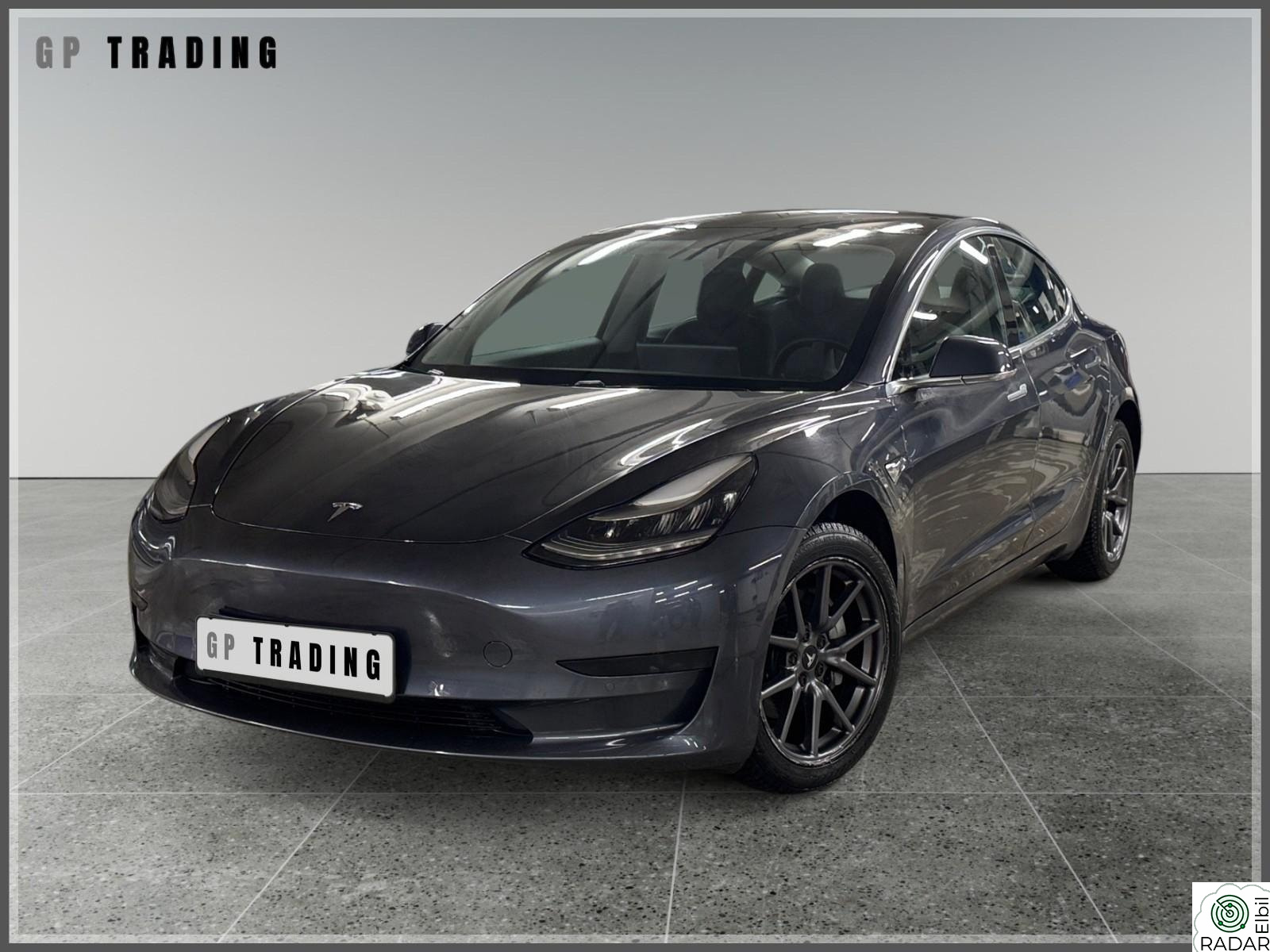 TESLA Model 3 Lav km, Standard range plus