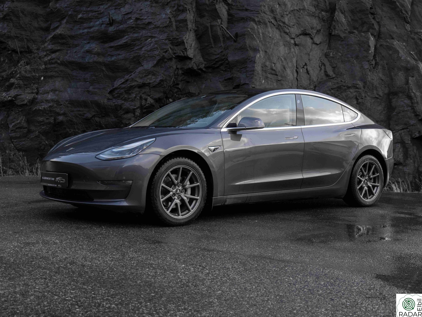 TESLA Model 3 Long Range AWD / 560 WLTP / Premium Autopilot / FSD