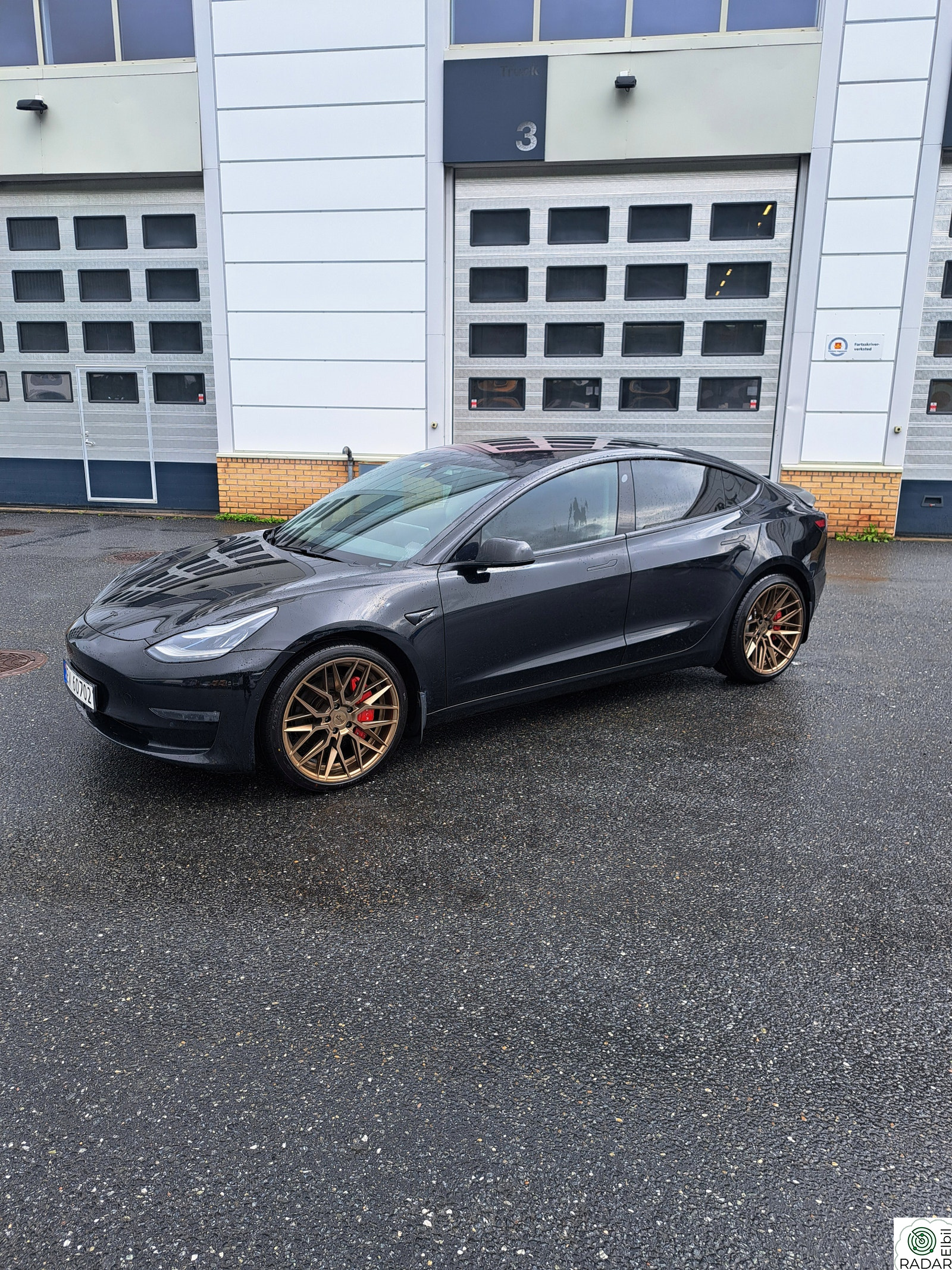TESLA Model 3 Long Range AWD