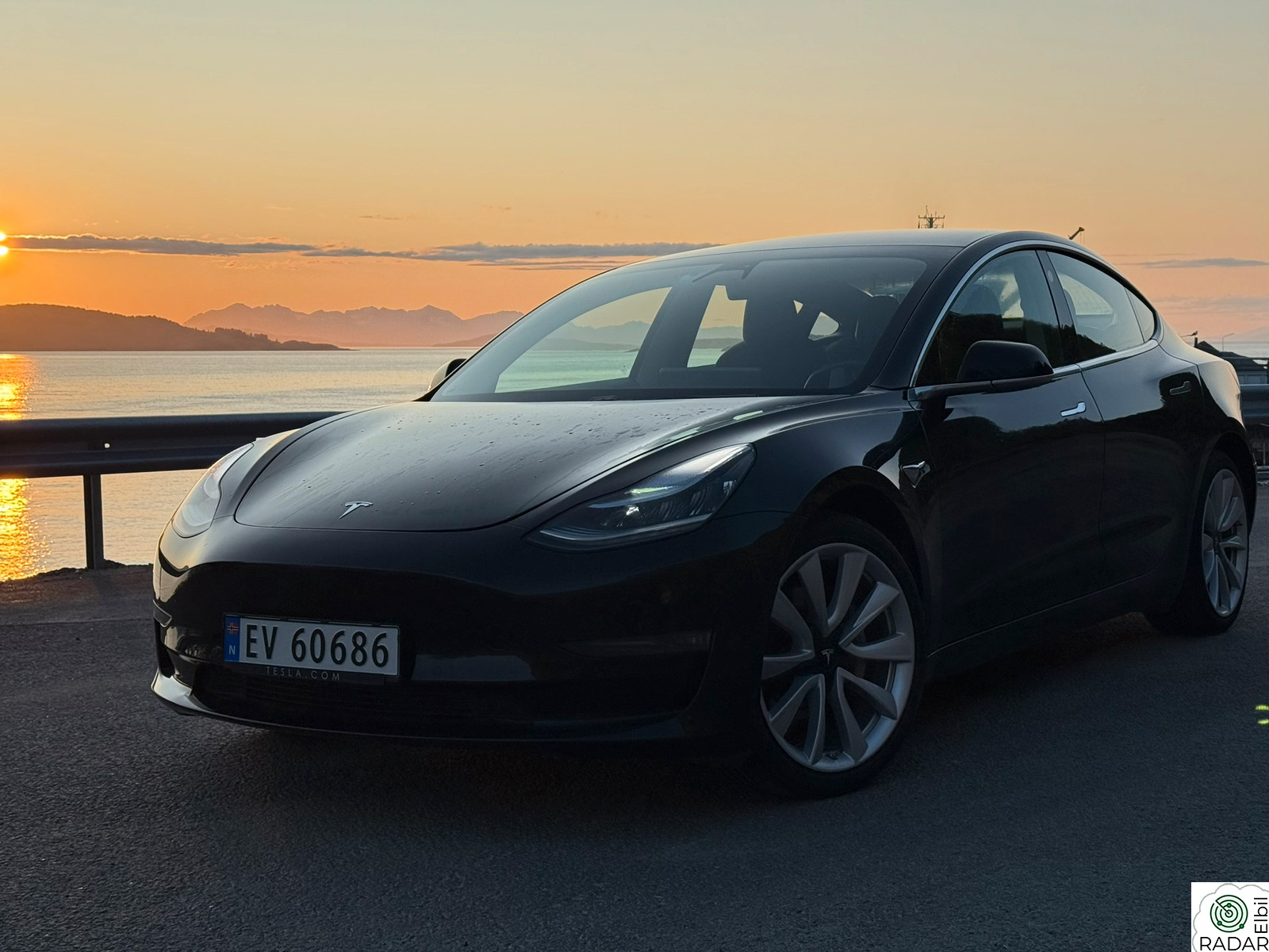 TESLA Model 3 Long Range AWD