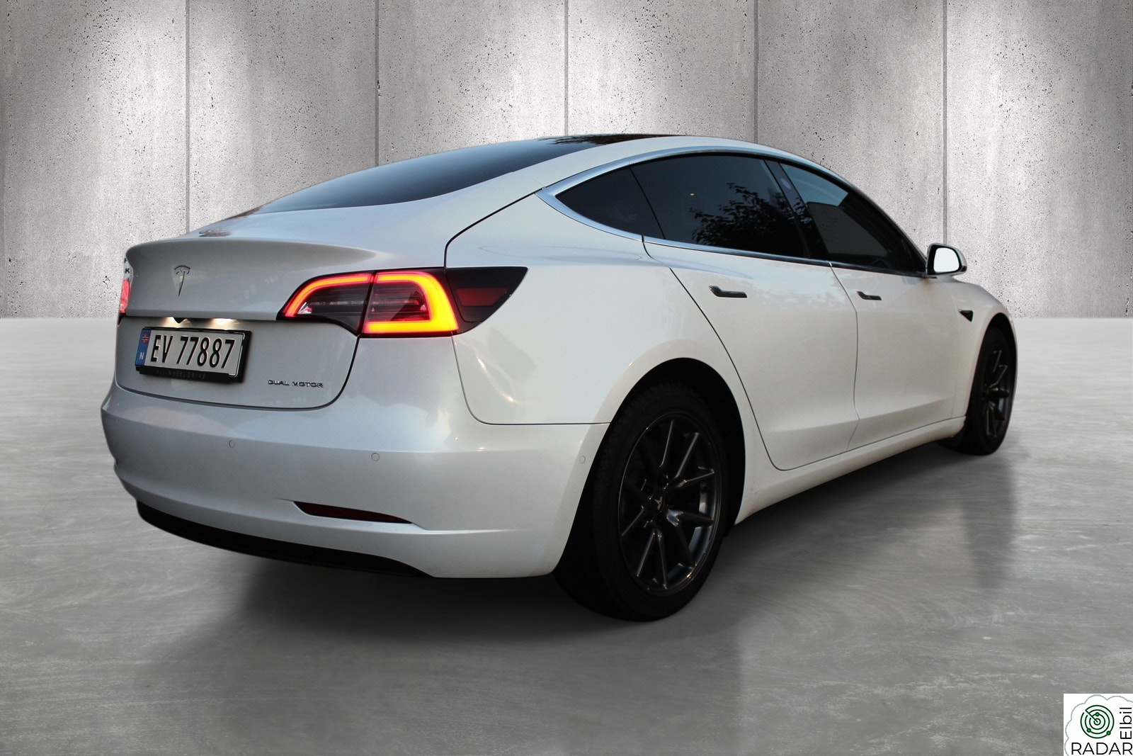 TESLA Model 3 1 - EIER // LR // AWD // Autopilot // SKINN // DAB+
