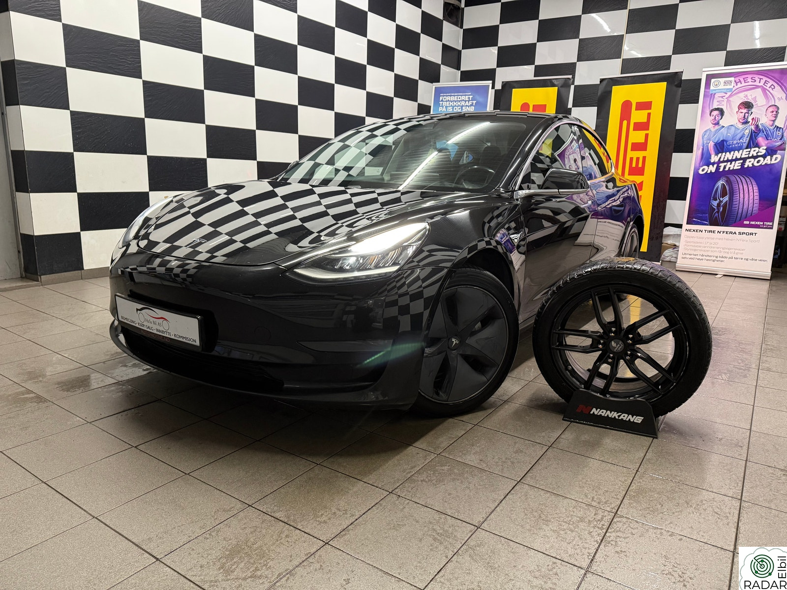 TESLA Model 3 LongRange*AWD*1-EIER*PREMIUM*ALL BLACK*SE UTSTYR++