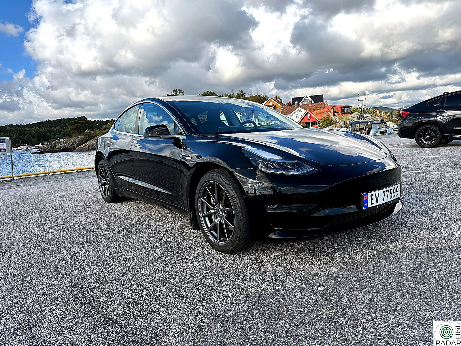 TESLA Model 3 LR/4x4/Krok/Nye Dekk/Chrome Delete/Solfilm