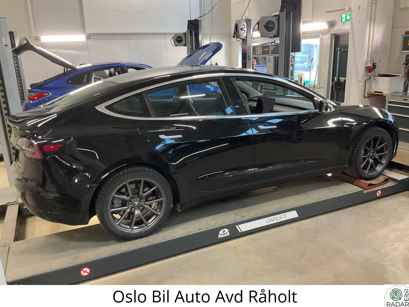 TESLA Model 3 AWD Longrange 560km Autopilot Pano 360 Kam H.Feste