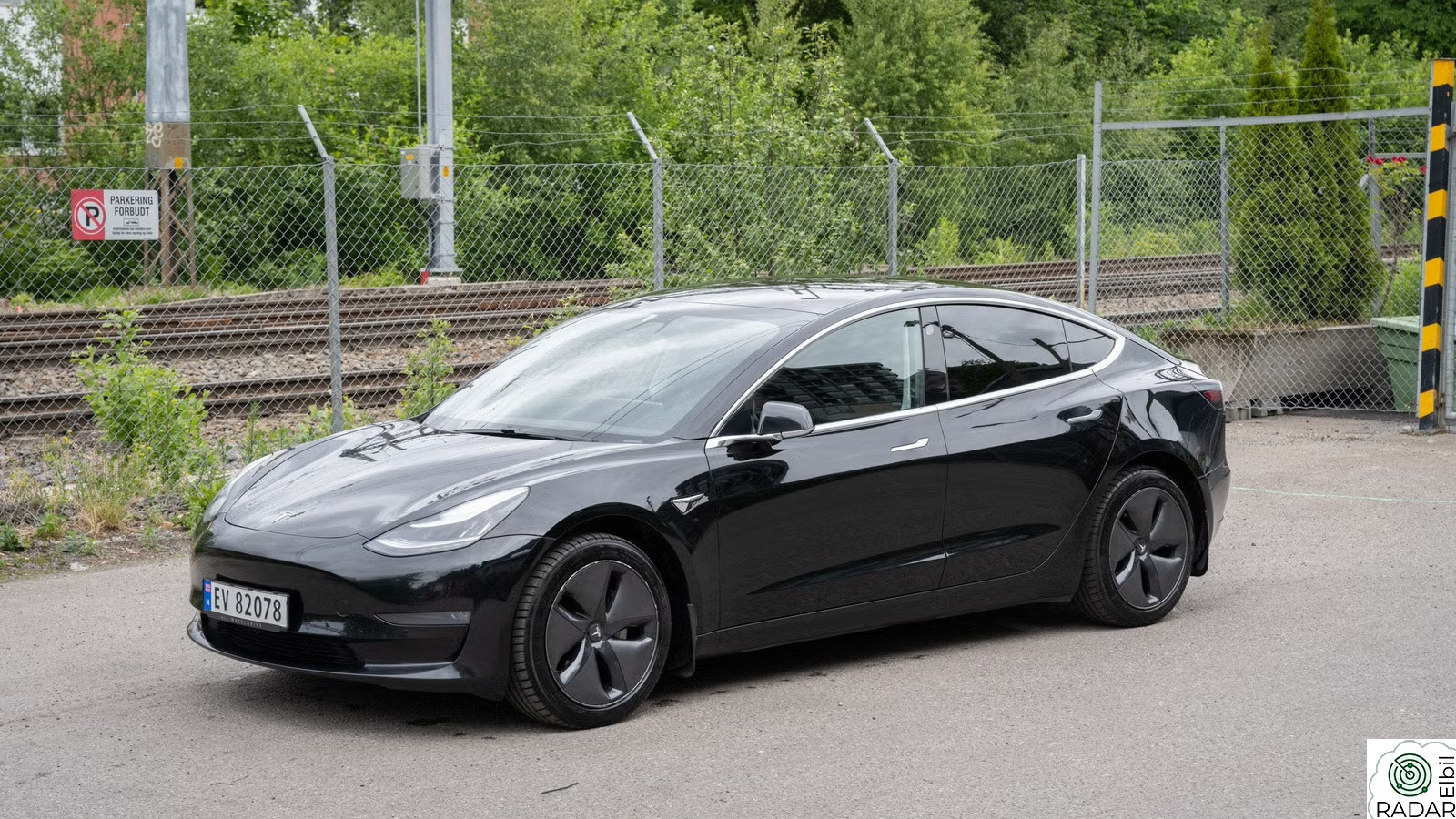TESLA Model 3 Long Range AWD