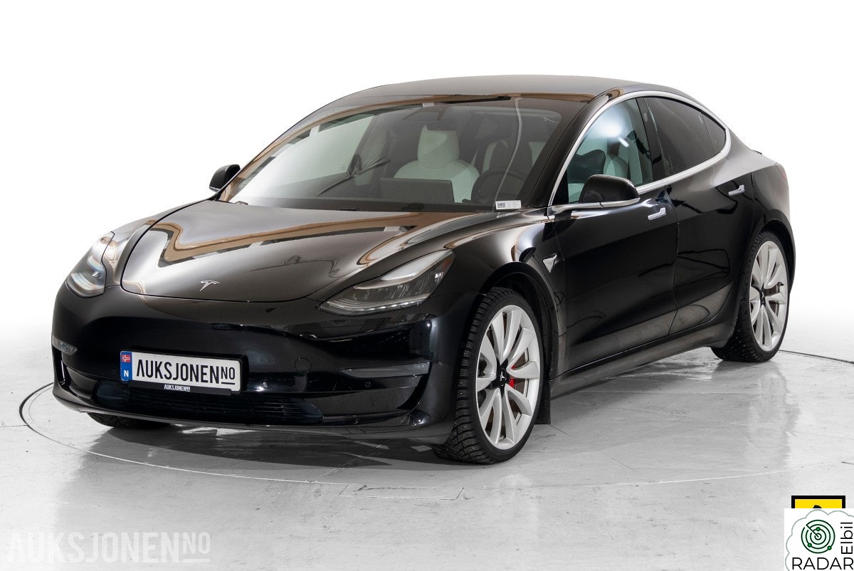 TESLA Model 3 PERFORMANCE AWD PANORAMA PREMIUM LYD & INTERIØR