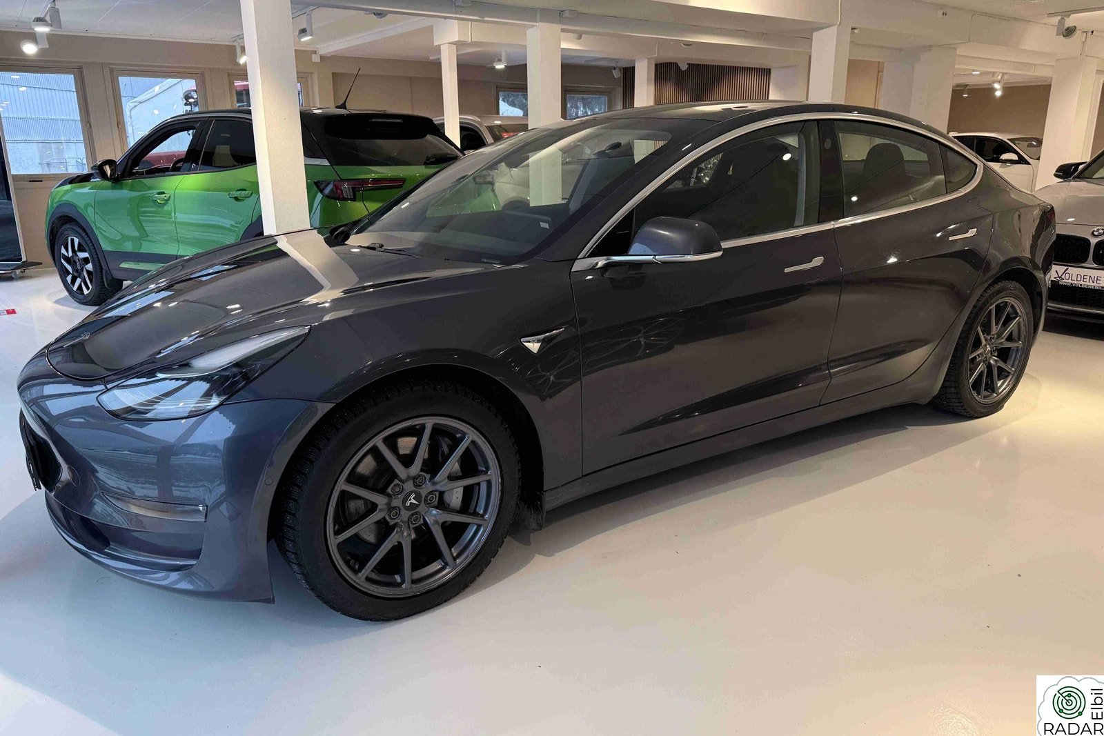TESLA Model 3 4x4 / Hengerfeste! / 560 km / EU 10/27!