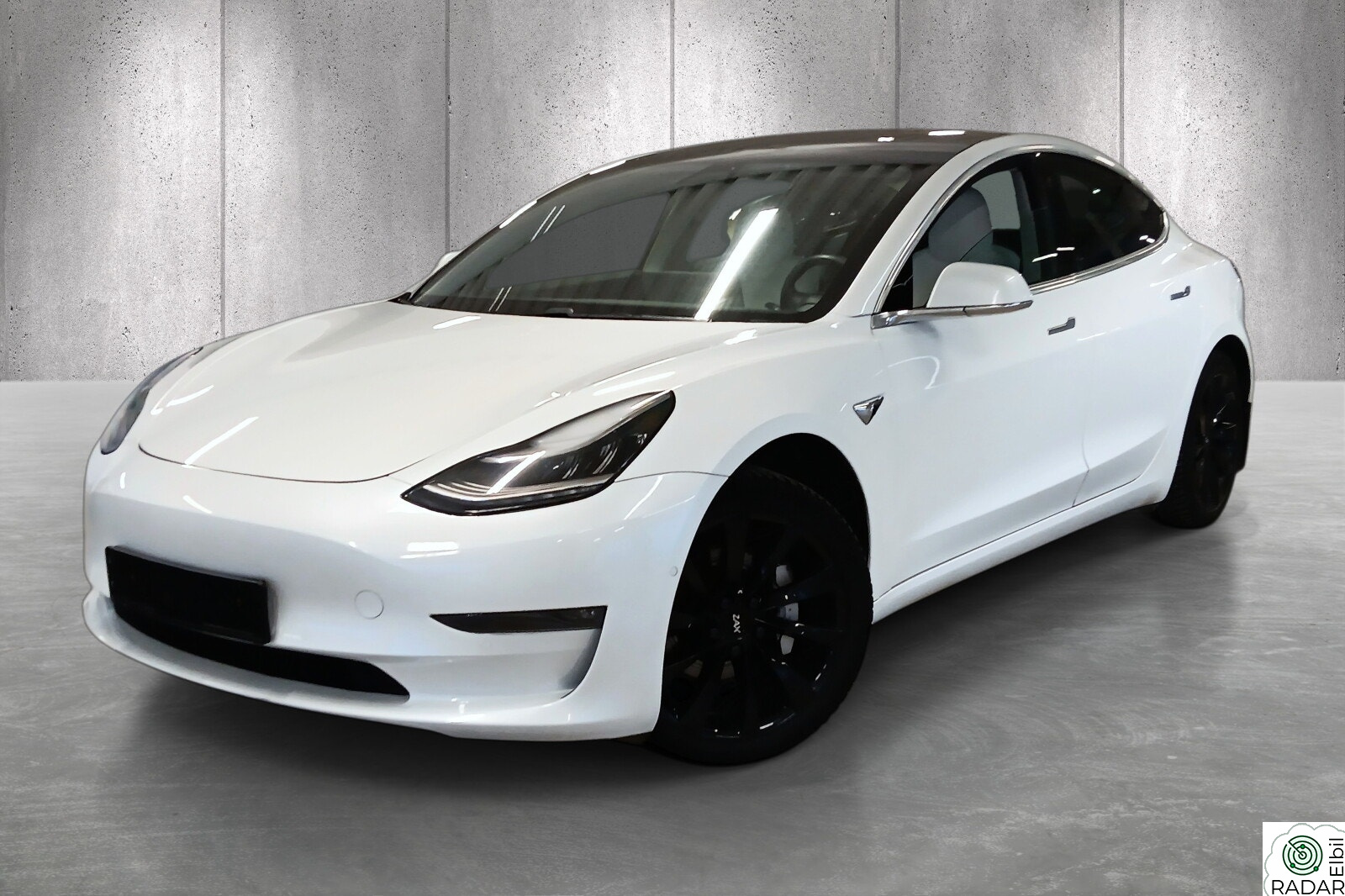 TESLA Model 3 Long Range AWD Panorama/hengerfeste