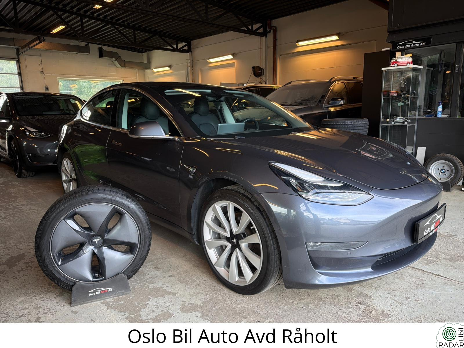 TESLA Model 3 AWD Longrange 560km Autopilot Pano 360 Kam H.Feste