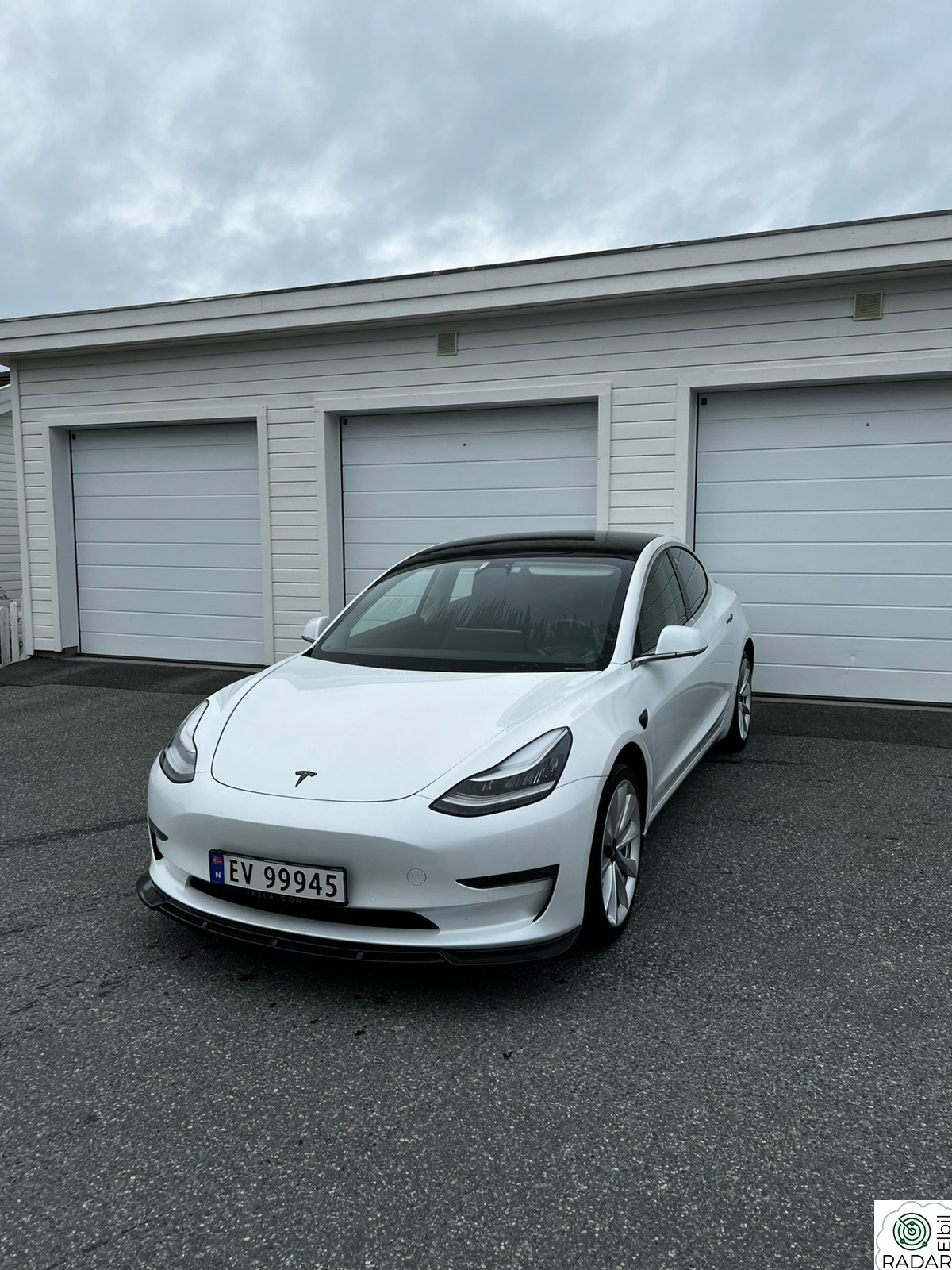 TESLA Model 3 Long Range AWD