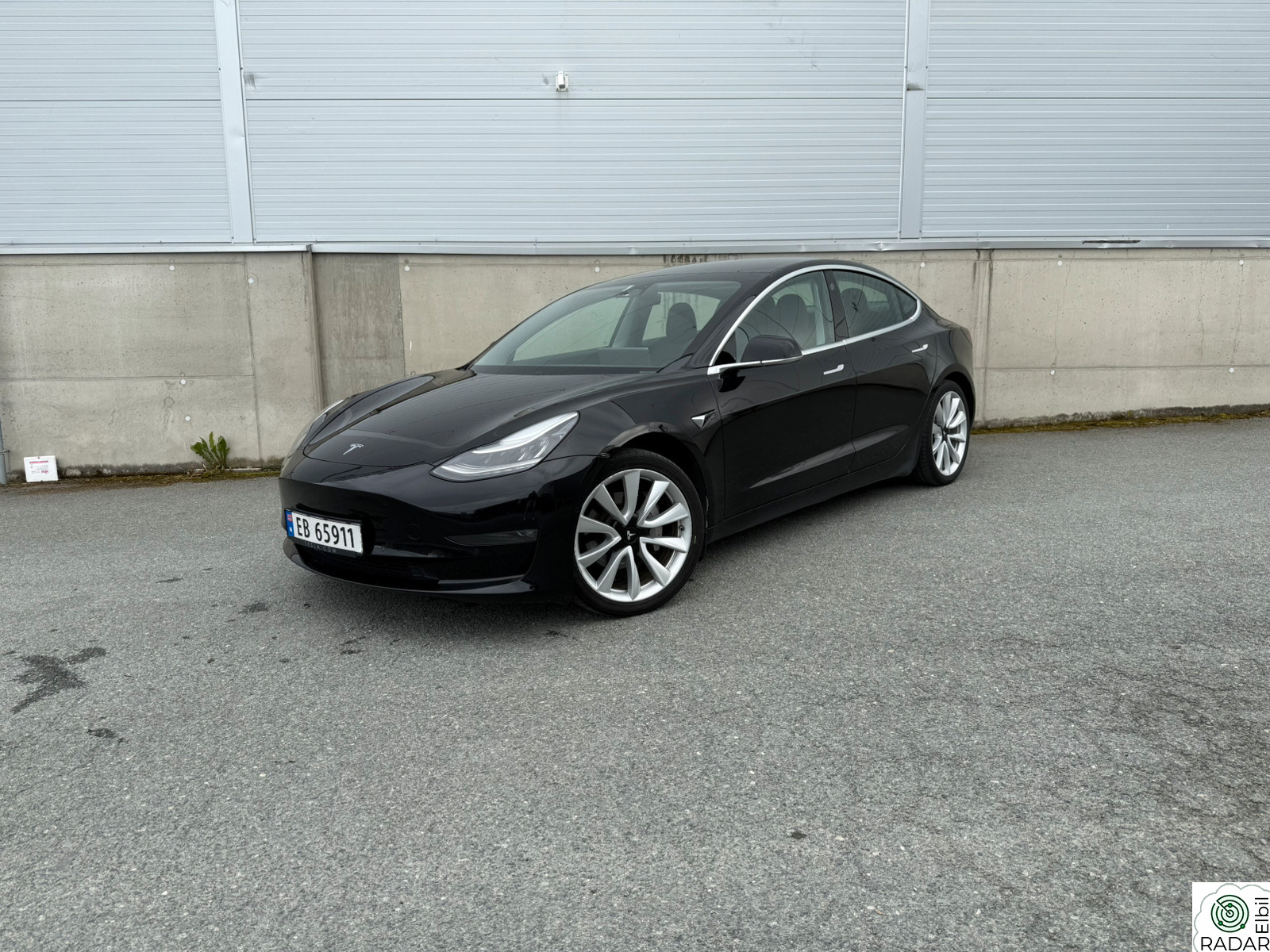 TESLA Model 3 Long Range AWD