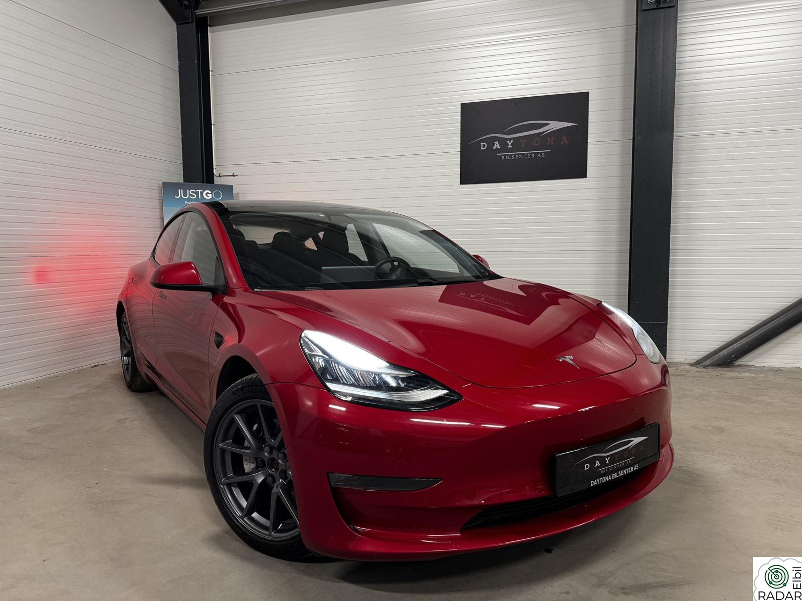 TESLA Model 3 Long Range AWD 580km/ Autopilot/ Varmepumpe/ H.Feste