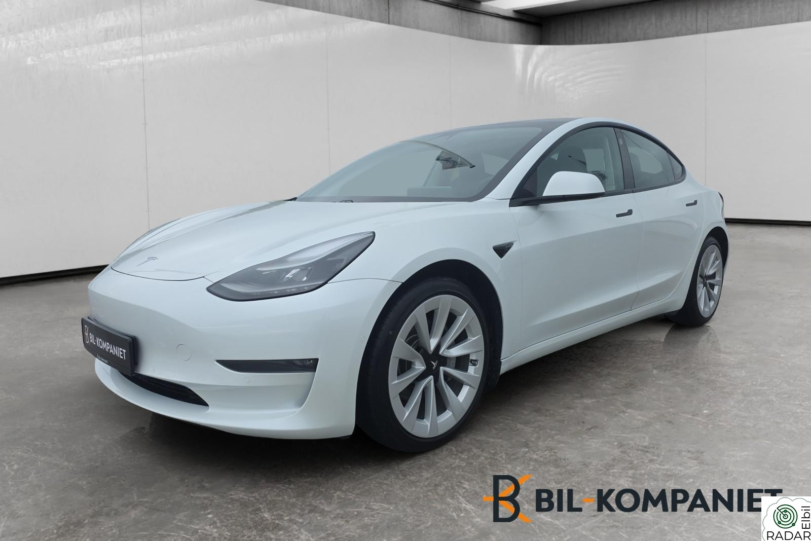 TESLA Model 3 Long Range 4WD | Skinn | Pano | 19" | Krok | EU 04/28