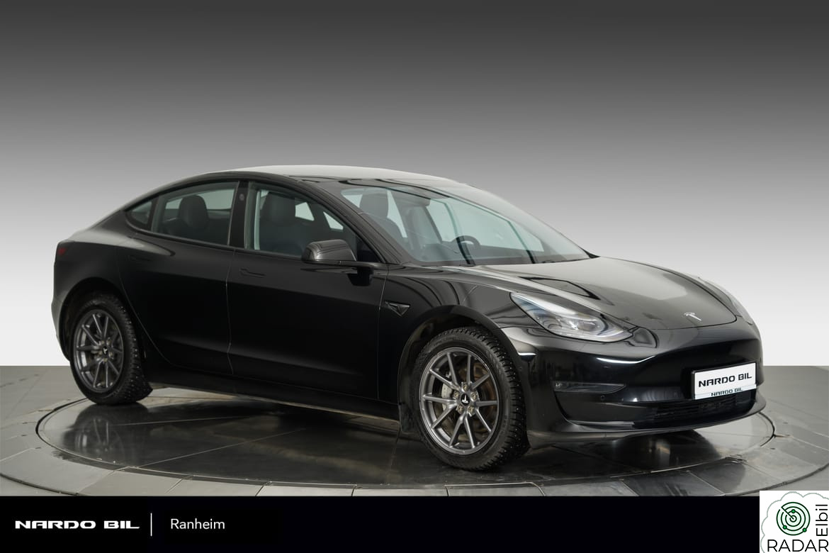 TESLA Model 3 Long Range AWD/Premium/Autopilot