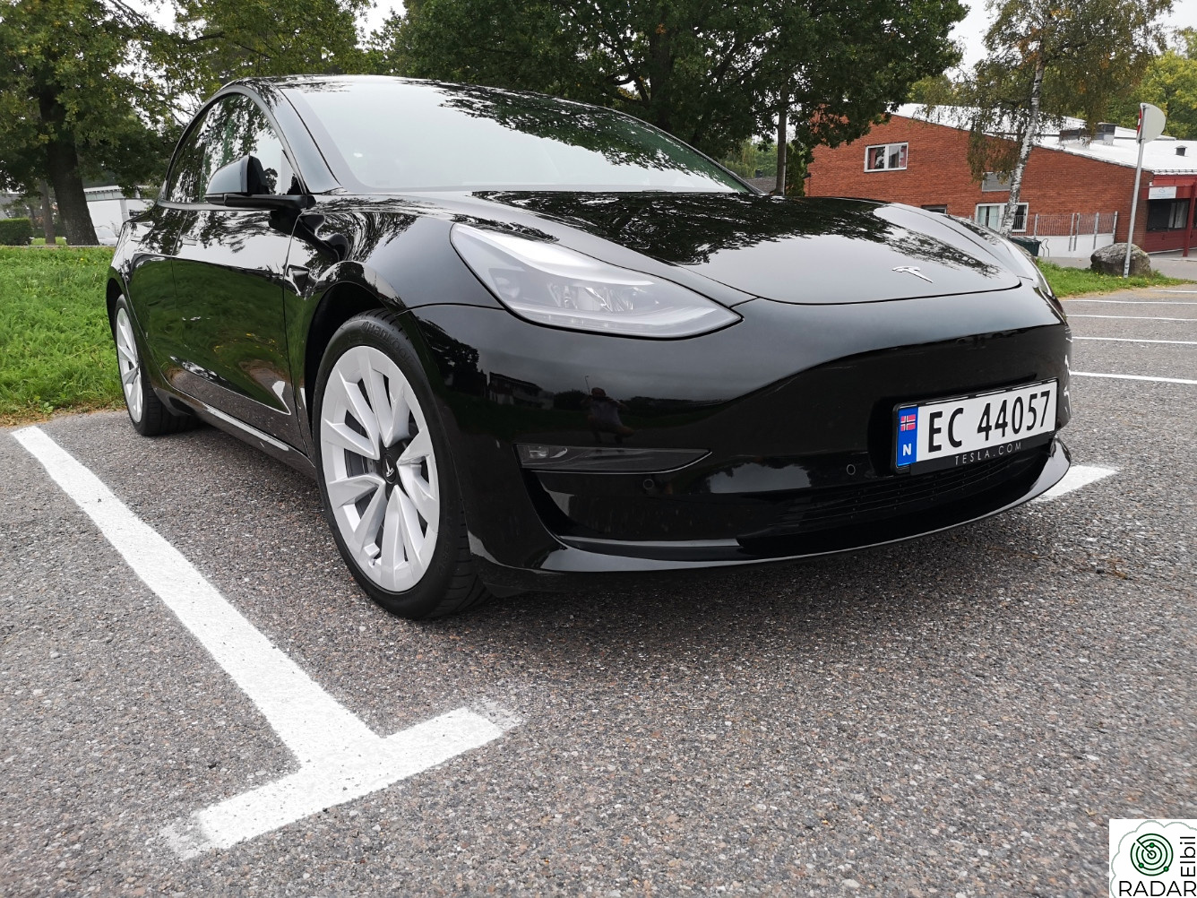 TESLA Model 3 Long Range AWD Som ny, Homelink, Enhanced autopilot