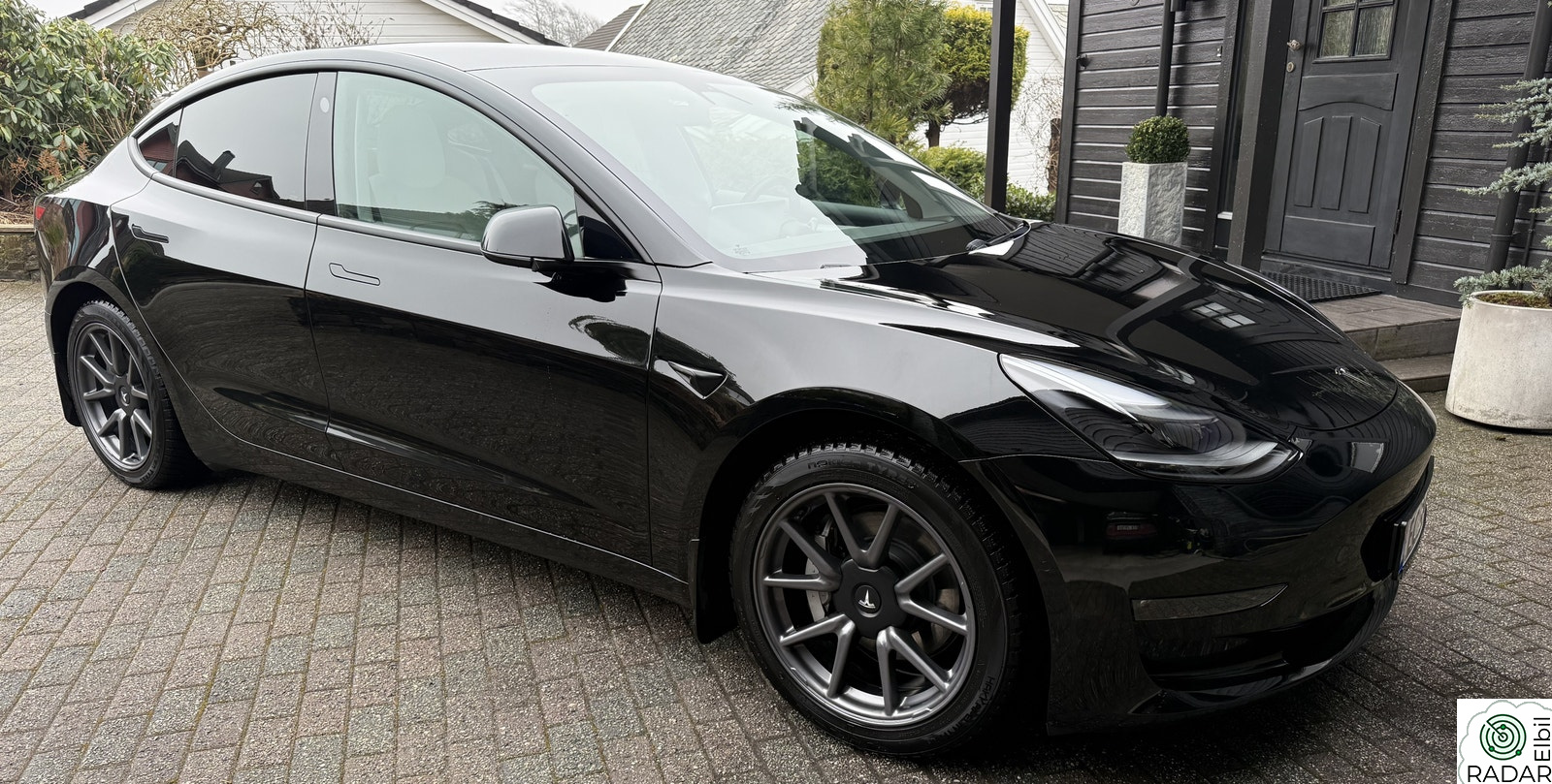 TESLA Model 3 LR/ AWD/ 614 km/ Accl.Boost/V.pumpe/1 eier/Hvite seter.