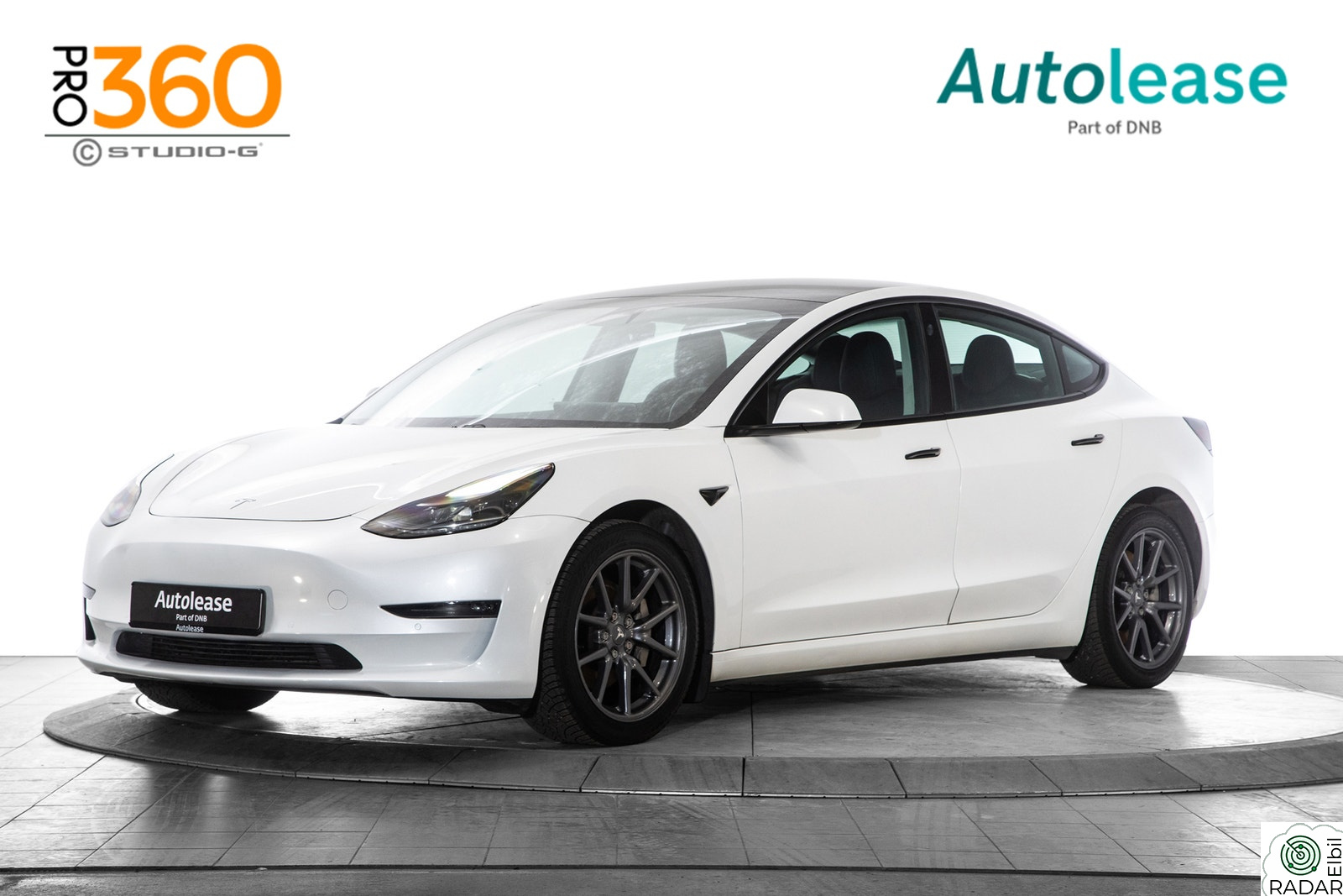 TESLA Model 3 Long Range AWD, Krok Skinn ACC Navi Keyless +++,