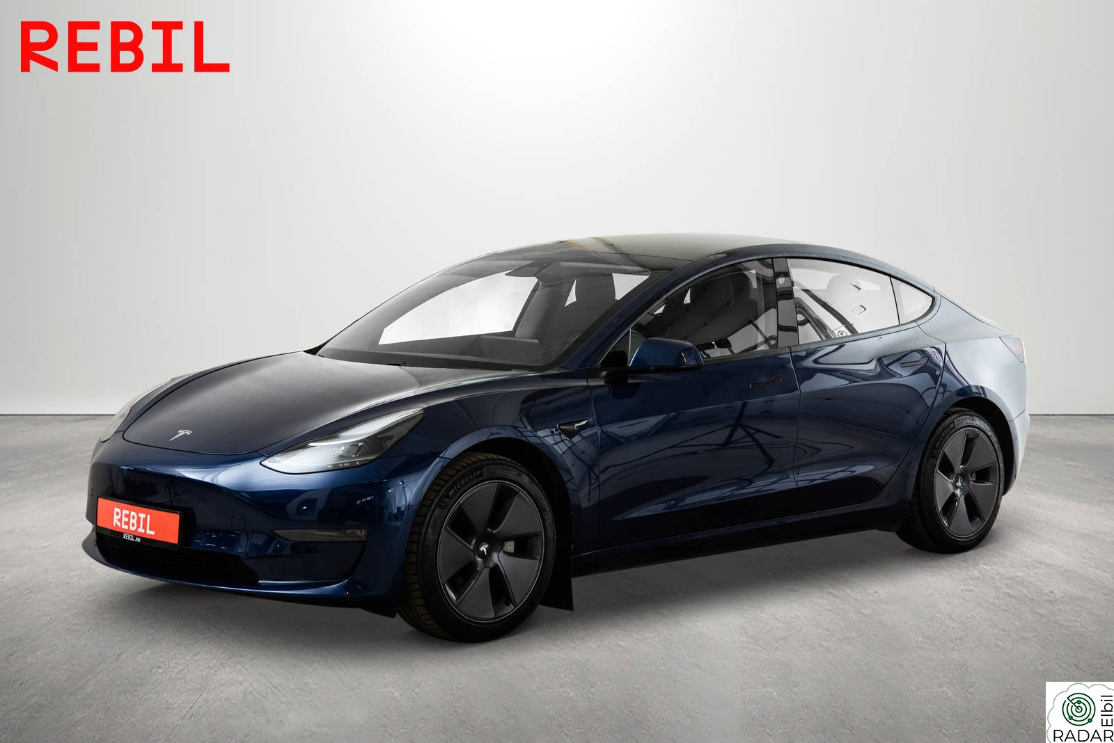 TESLA Model 3 614km (WLTP)/LR/AWD/MCU2/Navi/R.kam/Pano/AP/V.pumpe