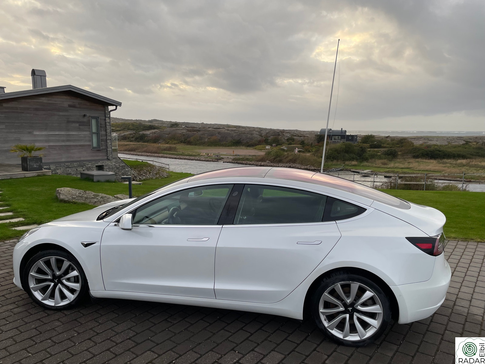 TESLA Model 3 Long Range AWD