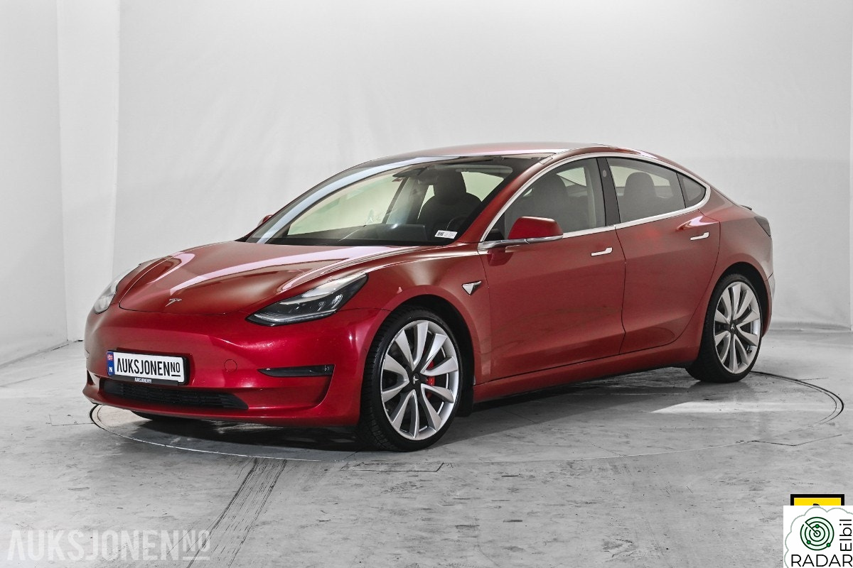 TESLA Model 3 PERFORMANCE 20'' PANORAMA PREMIUM LYD & INTERIØR