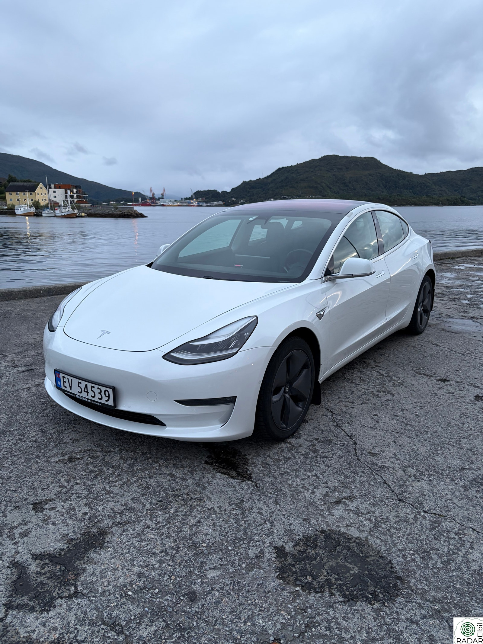 TESLA Model 3 Long Range AWD