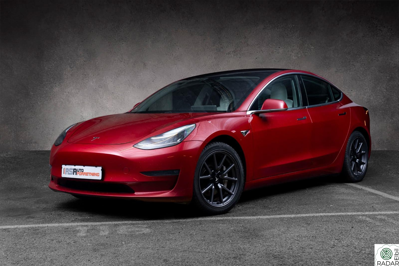 TESLA Model 3 LR 1 Eier EU 01.2027