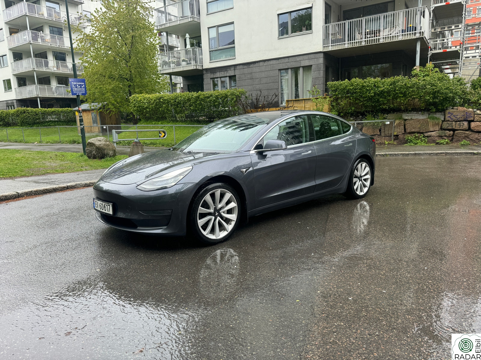 TESLA Model 3 Long Range AWD // FSD // Sportsfelger