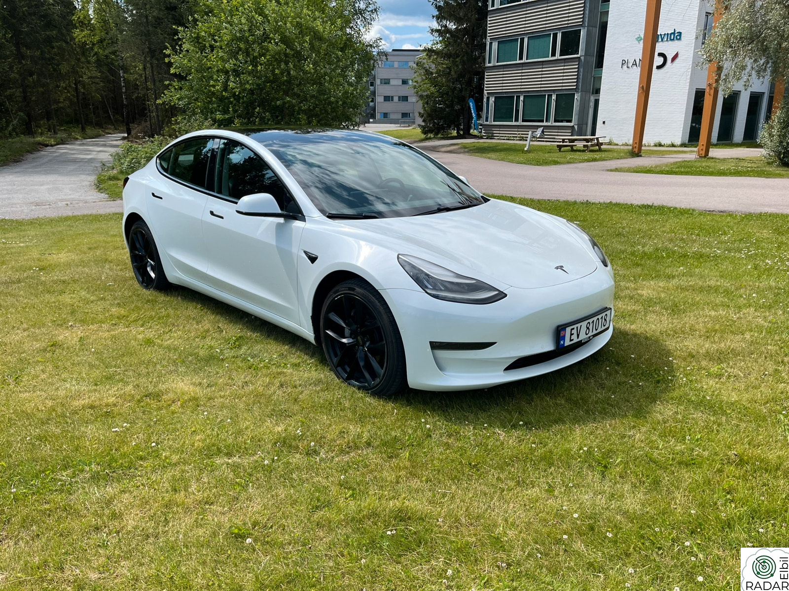TESLA Model 3 Long Range AWD