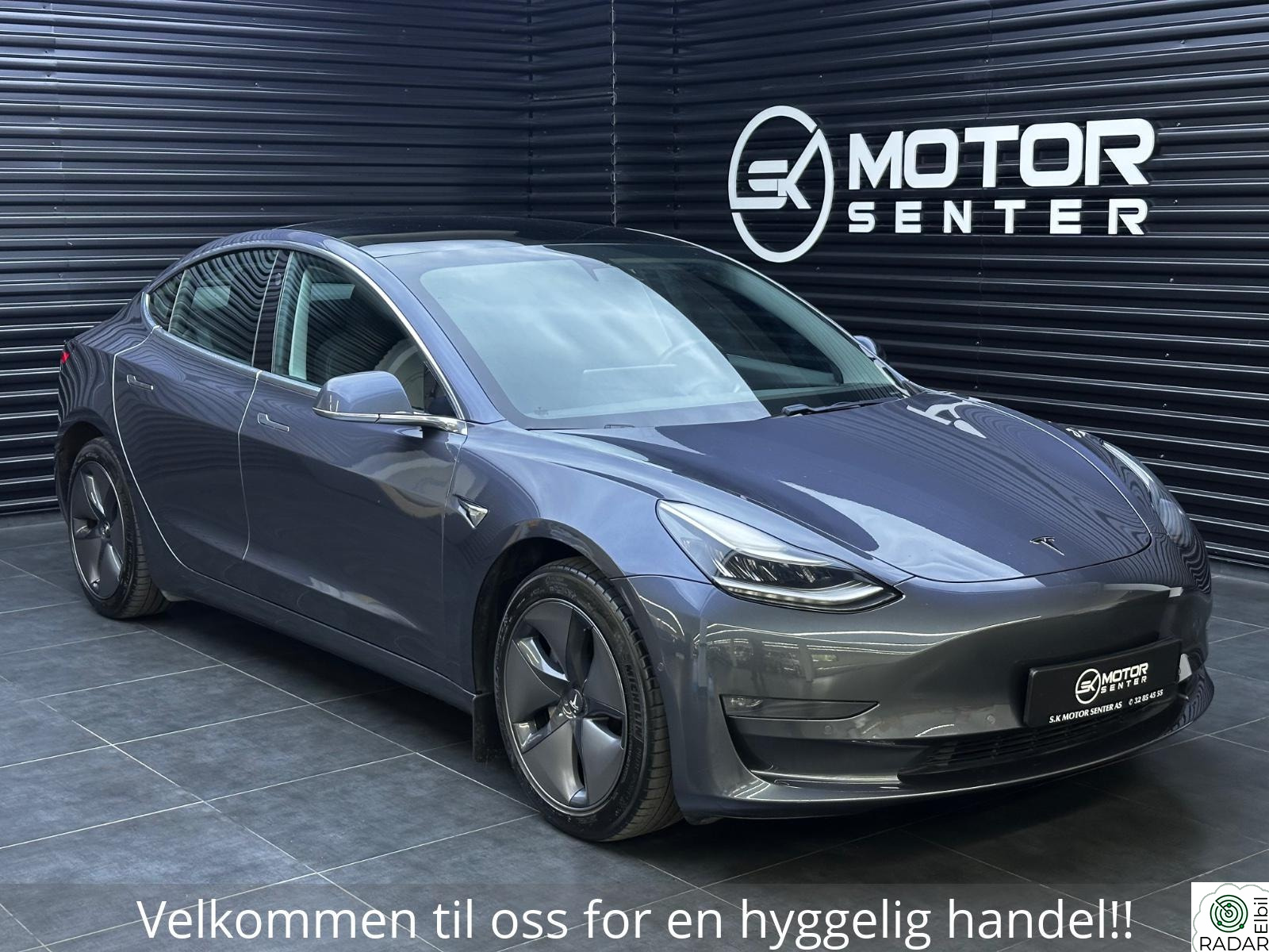 TESLA Model 3 LONG RANGE 560KM, 4WD, AP, SKINN, R.KAM, EU 06/2027++++