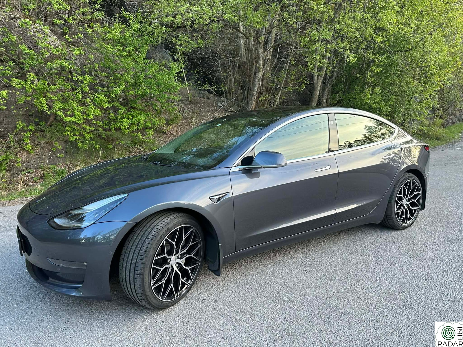 TESLA Model 3 Long Range AWD med hengerfeste