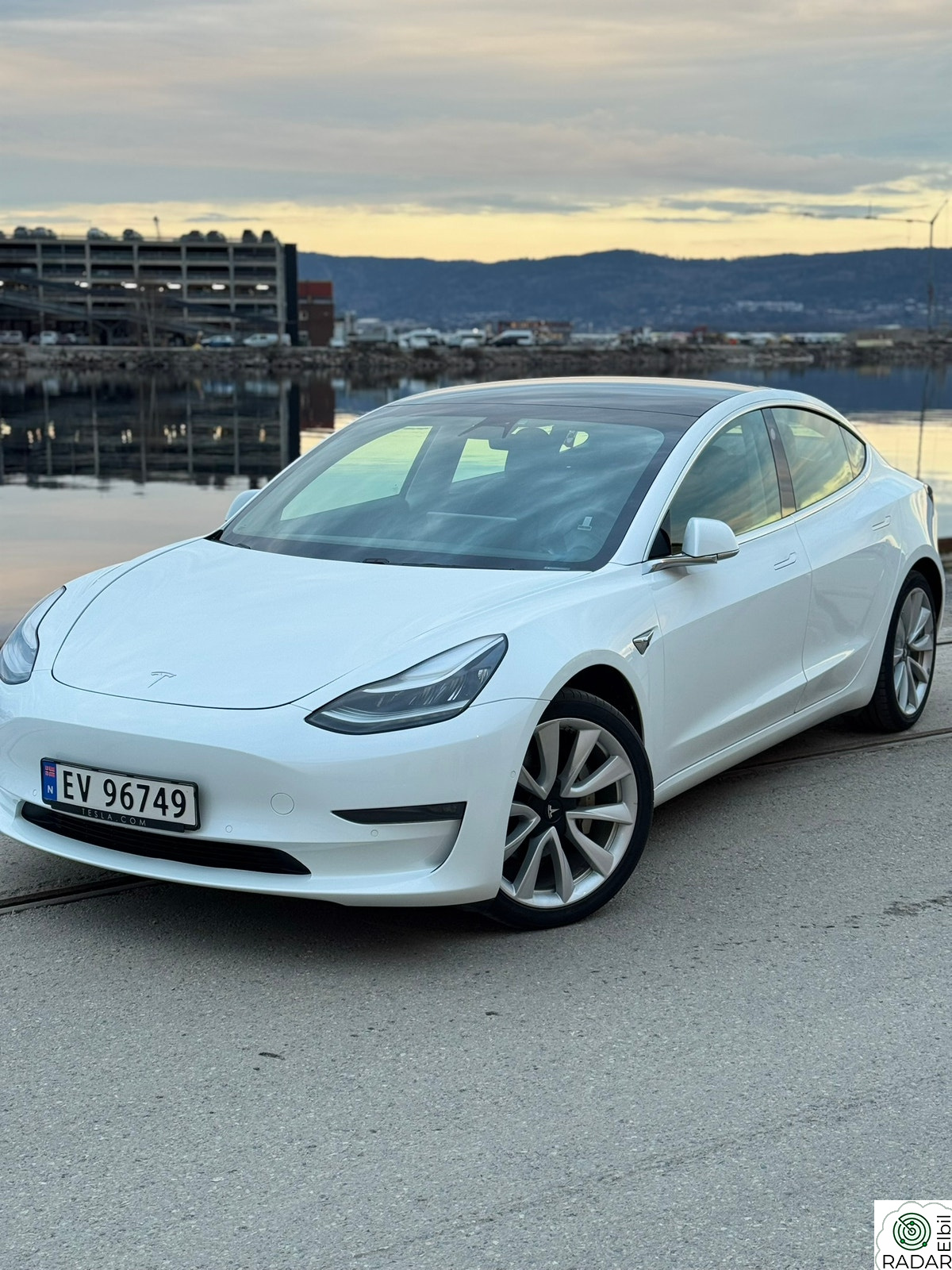 TESLA Model 3 Long Range AWD