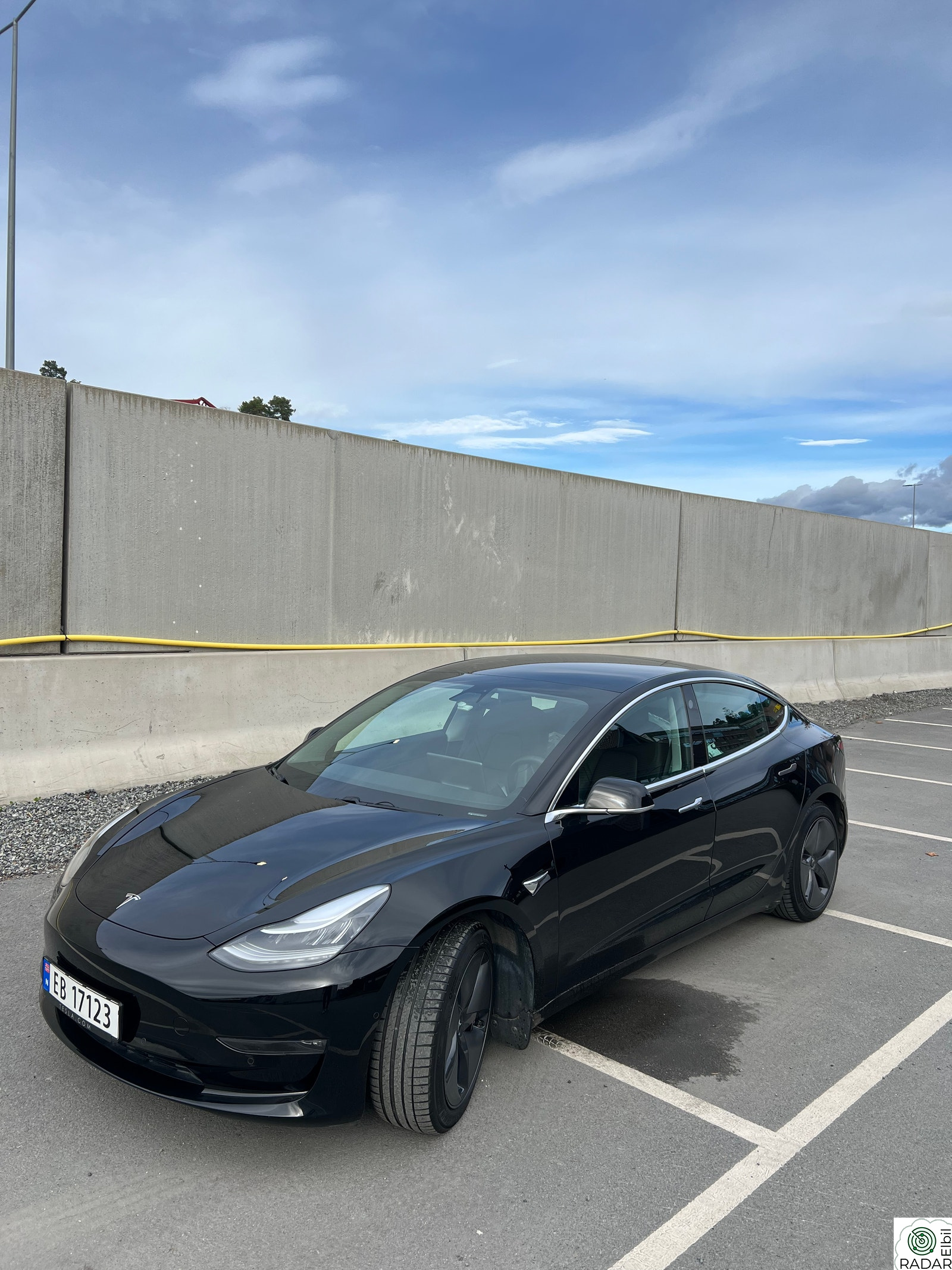 TESLA Model 3 Long Range AWD