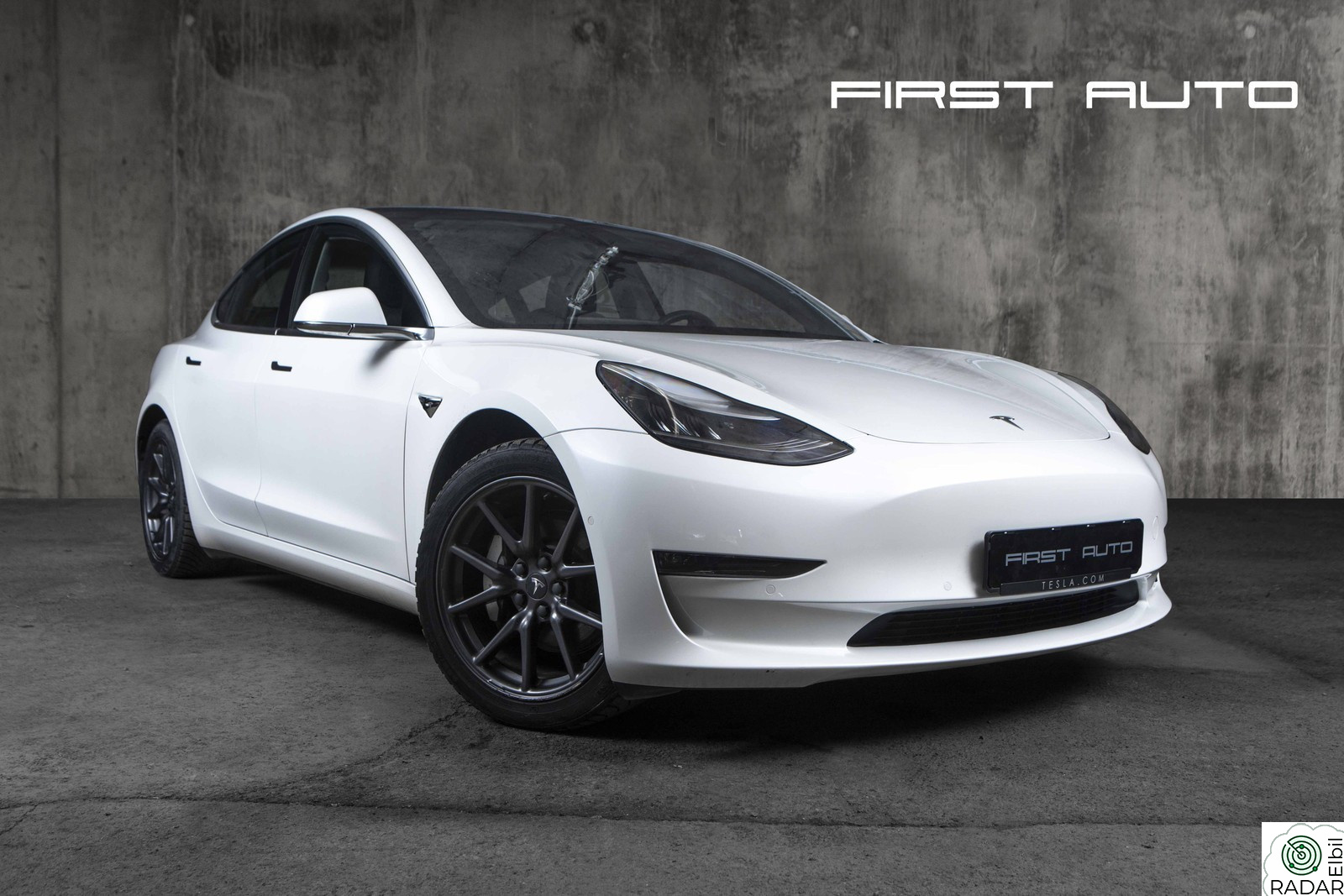 TESLA Model 3 LR AWD PREMIUM  AUTOPILOT KROK KR 3.500,- / MND
