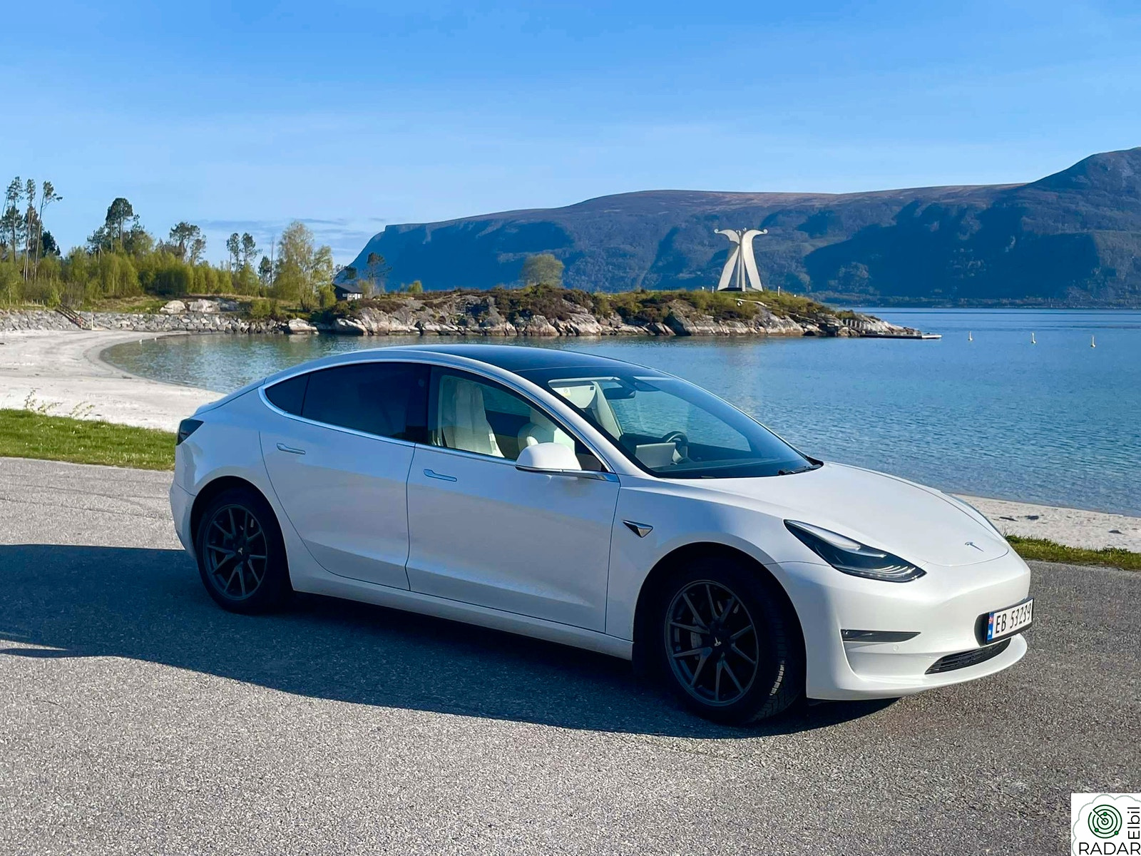 TESLA Model 3 Long Range AWD