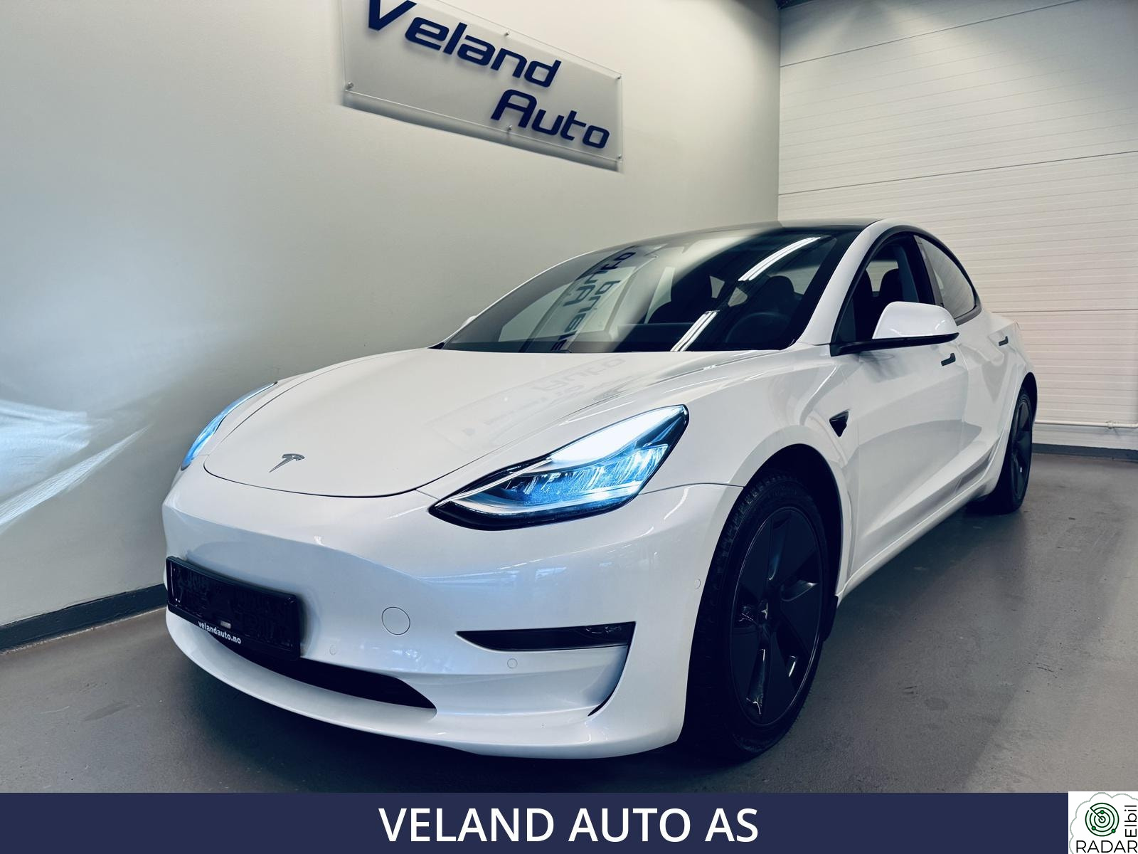 TESLA Model 3 LONG RANGE AWD - SKINN/PANORAMA /LAV KILOMETER!!!