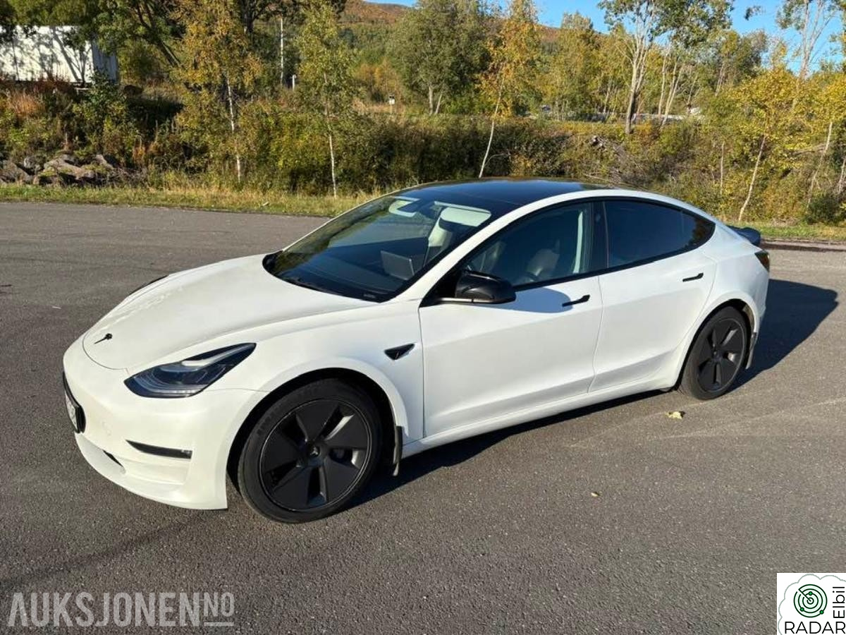 TESLA Model 3 Long Range AWD facelift autopilot hengerfeste varmepump